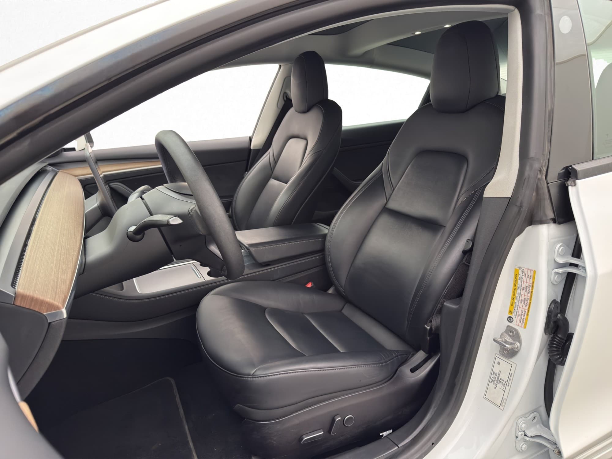 Tesla Model 3 Long Range AWD Svensksåld Panorama MOMS