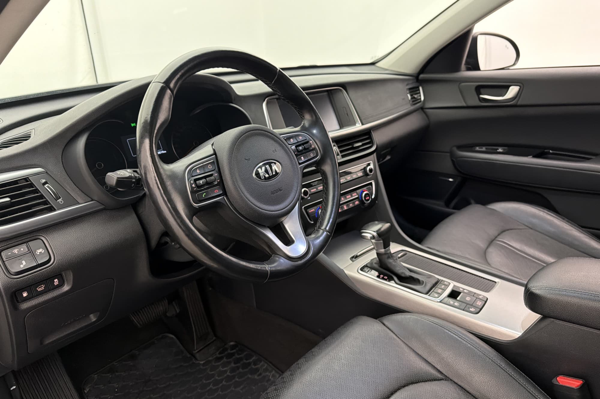 Kia Optima Plug-in 205hk Advance Plus 2 Pano H/K Värm Drag