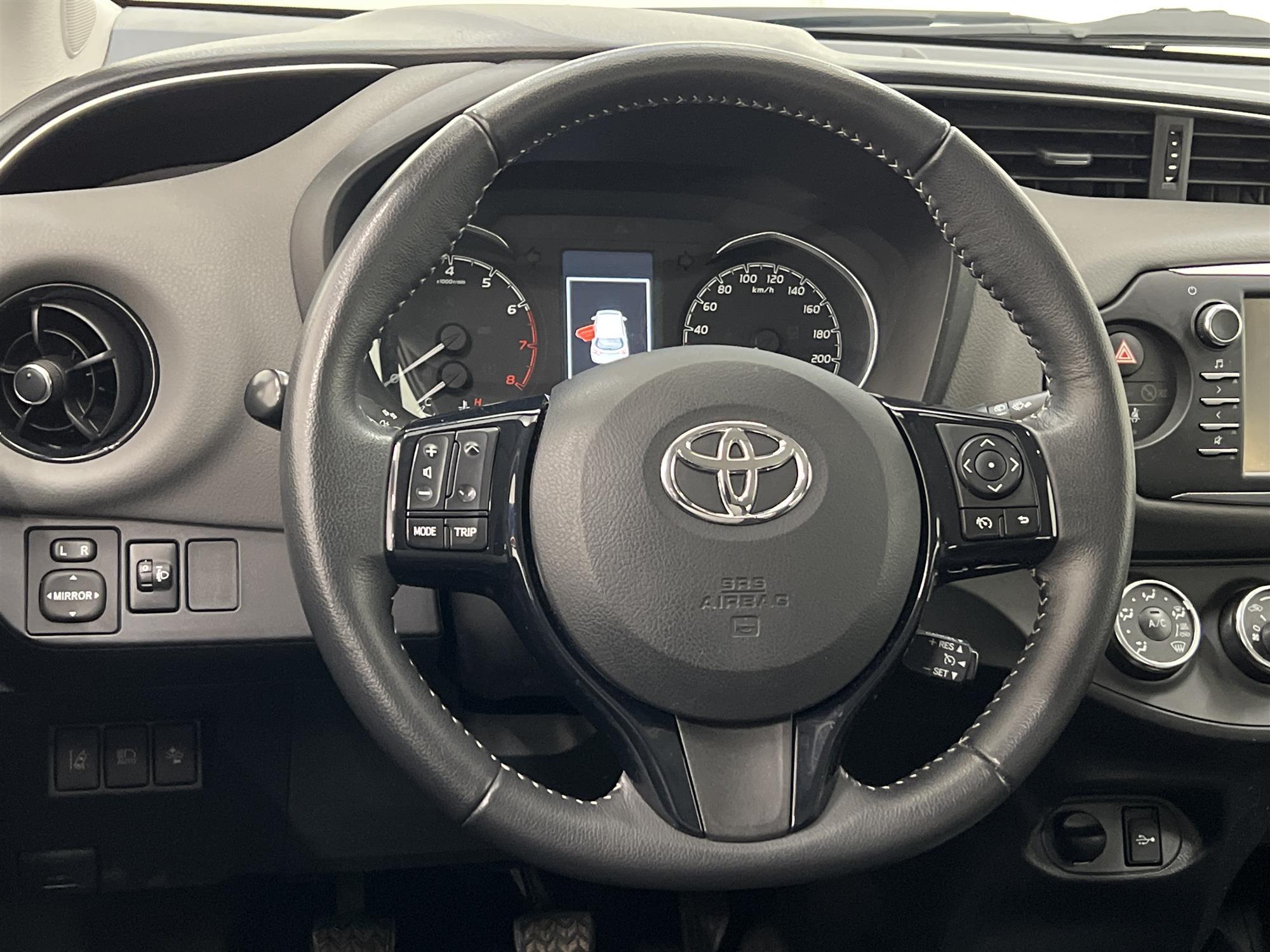 Toyota Yaris  1.5 111hk Navi B-Kam Låg Skatt 0,48L/mil