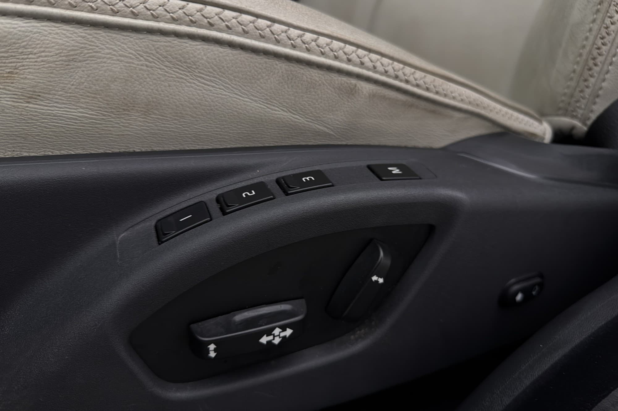 Volvo XC70 D4 AWD Summum Classic P-Värm Skinn Sensorer BLIS