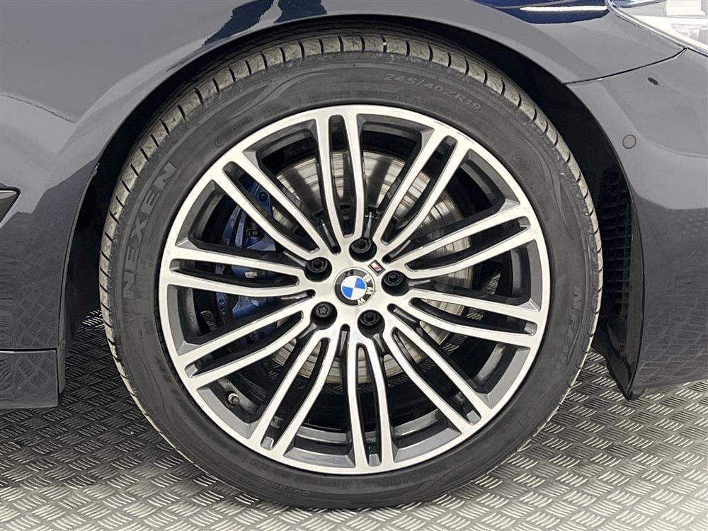 BMW 530d xDrive 265hk M-Sport T-lucka Värmare Navi Kamera