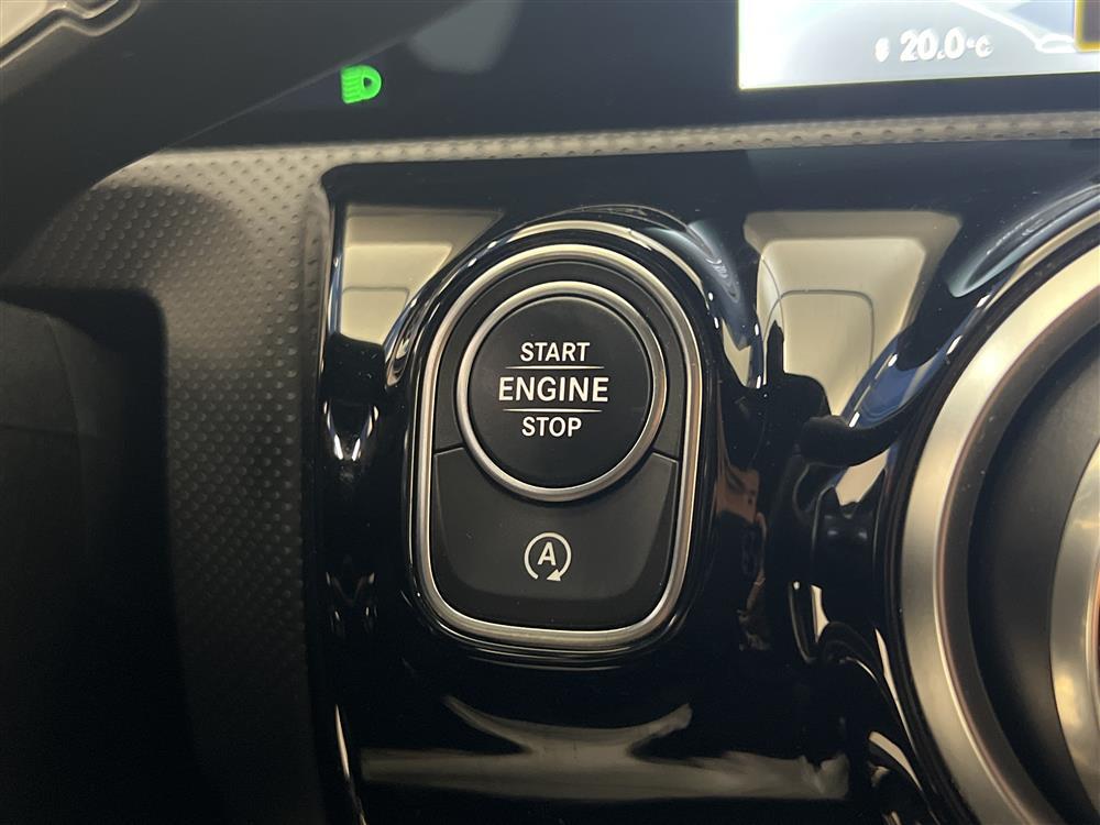 Mercedes-Benz A 180d AMG GPS Burmester Widescreen 0,4l/milinteriör
