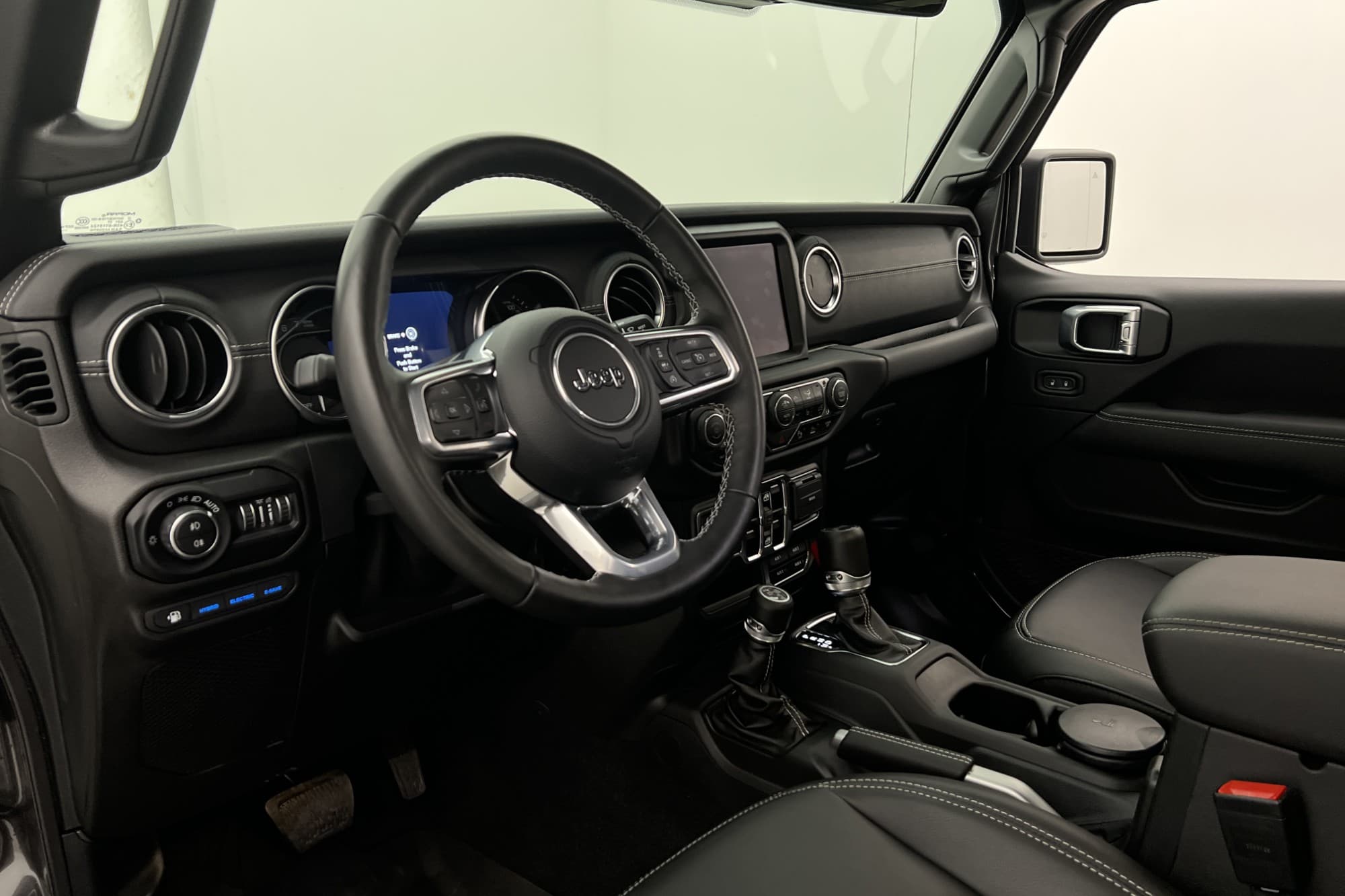 Jeep Wrangler Unlimited 4xe Sahara Overland Skinn Kamera GPS