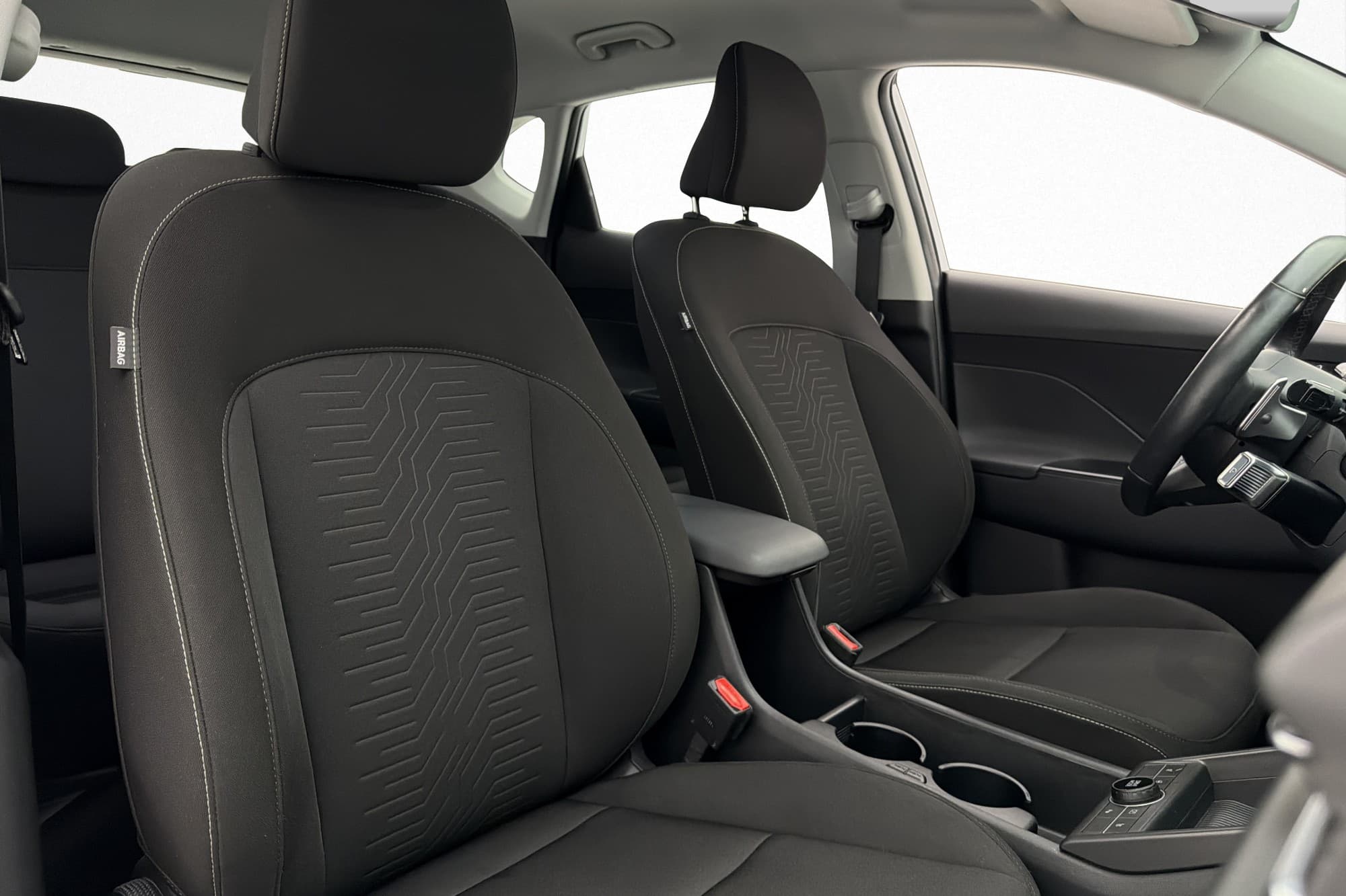 Hyundai Kona Electric Long Range Värmare Kamera Navi MOMS