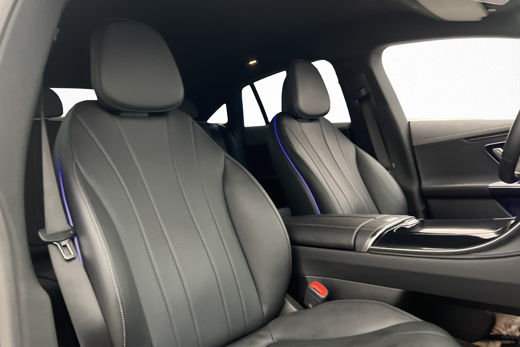 Mercedes-Benz EQE 300 89 kWh AMG Värmare Dragkrok Kamera