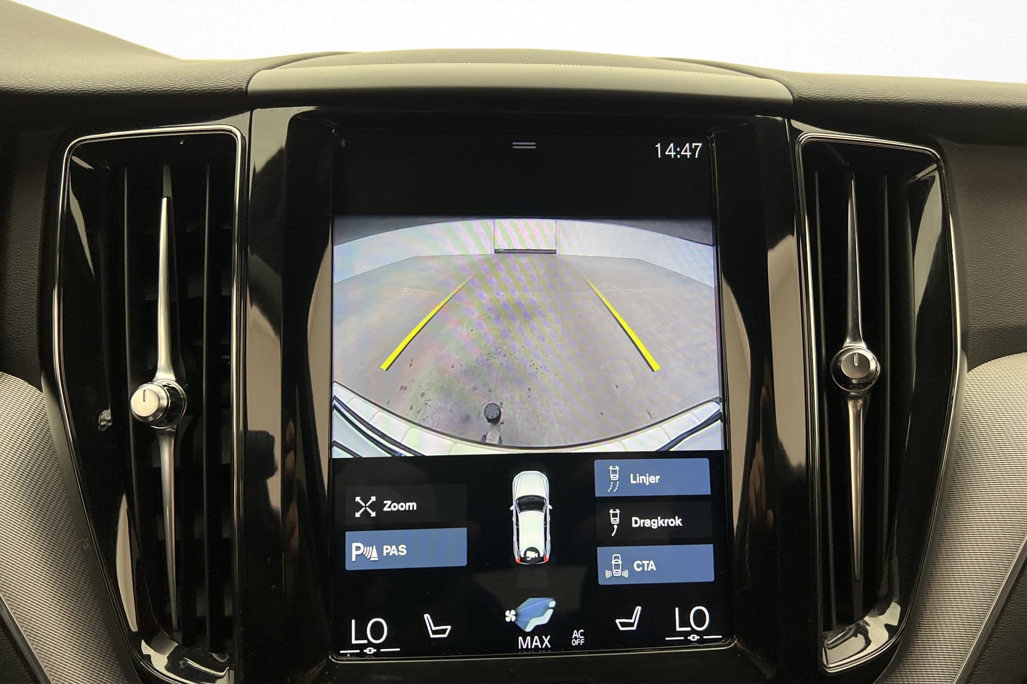 Volvo XC60 D4 190hk AWD R-Design Värmare VOC Kamera Drag