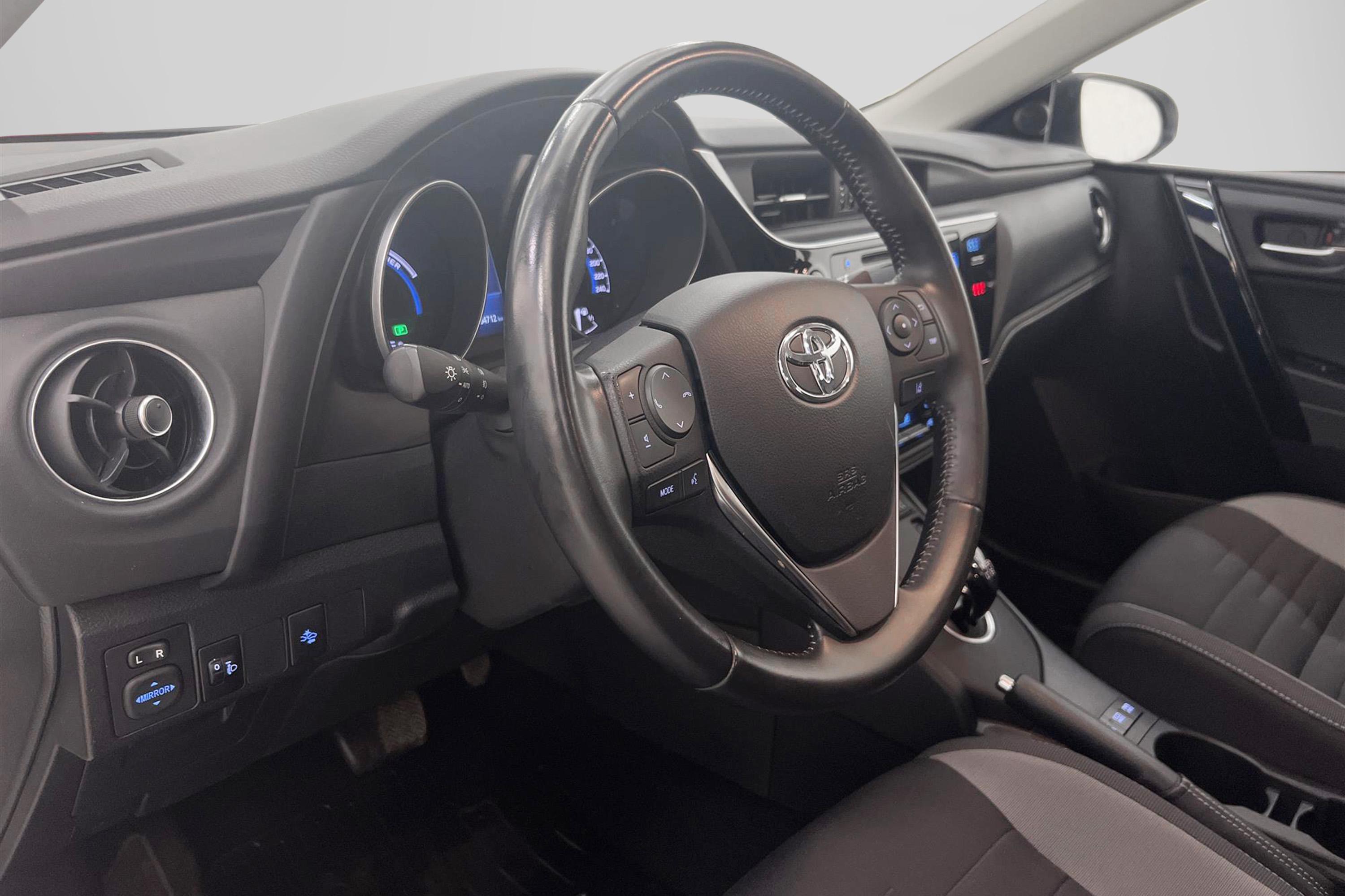 Toyota Auris Hybrid e-CVT 136hk B-Kam Lane Assist 0,35L/mil