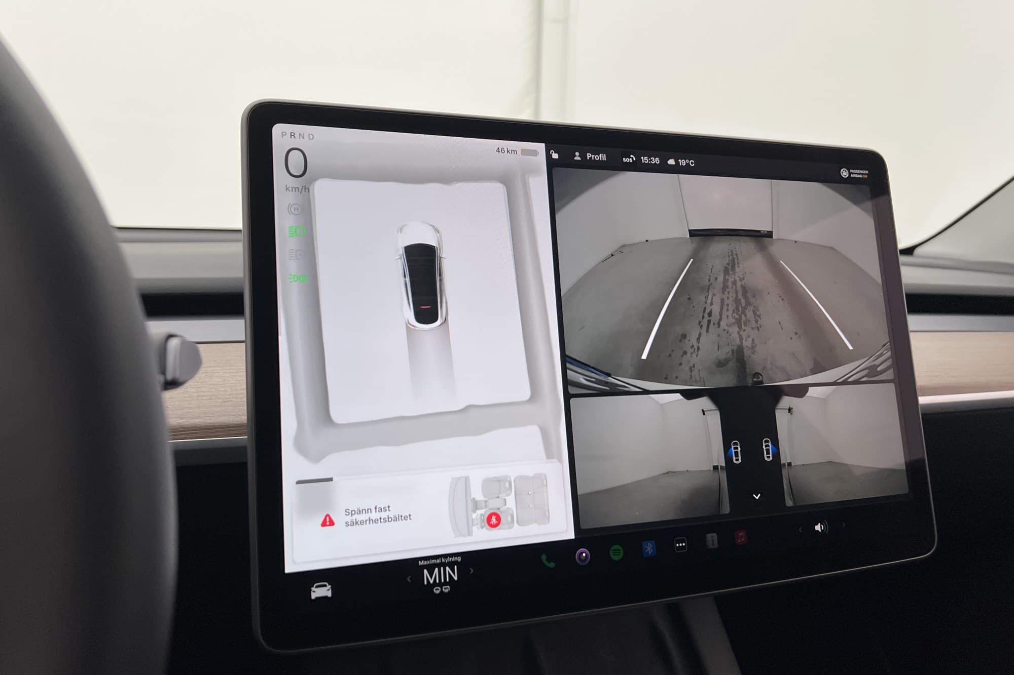 Tesla Model Y Standard Range 299hk Pano Autopilot Drag MOMS