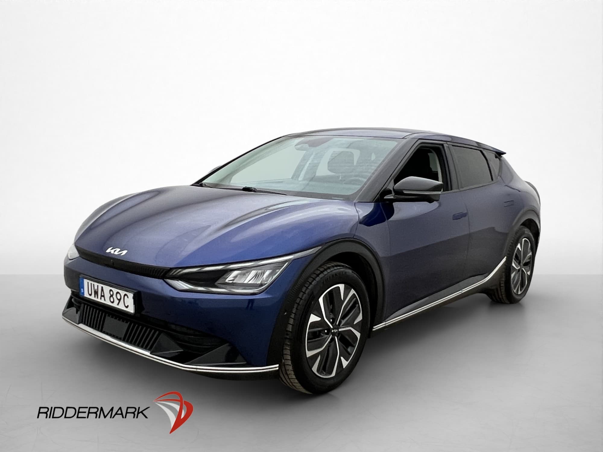 Kia EV6 77.4 kWh AWD 325hk PLUS 360° CarPlay Skinn MOMS