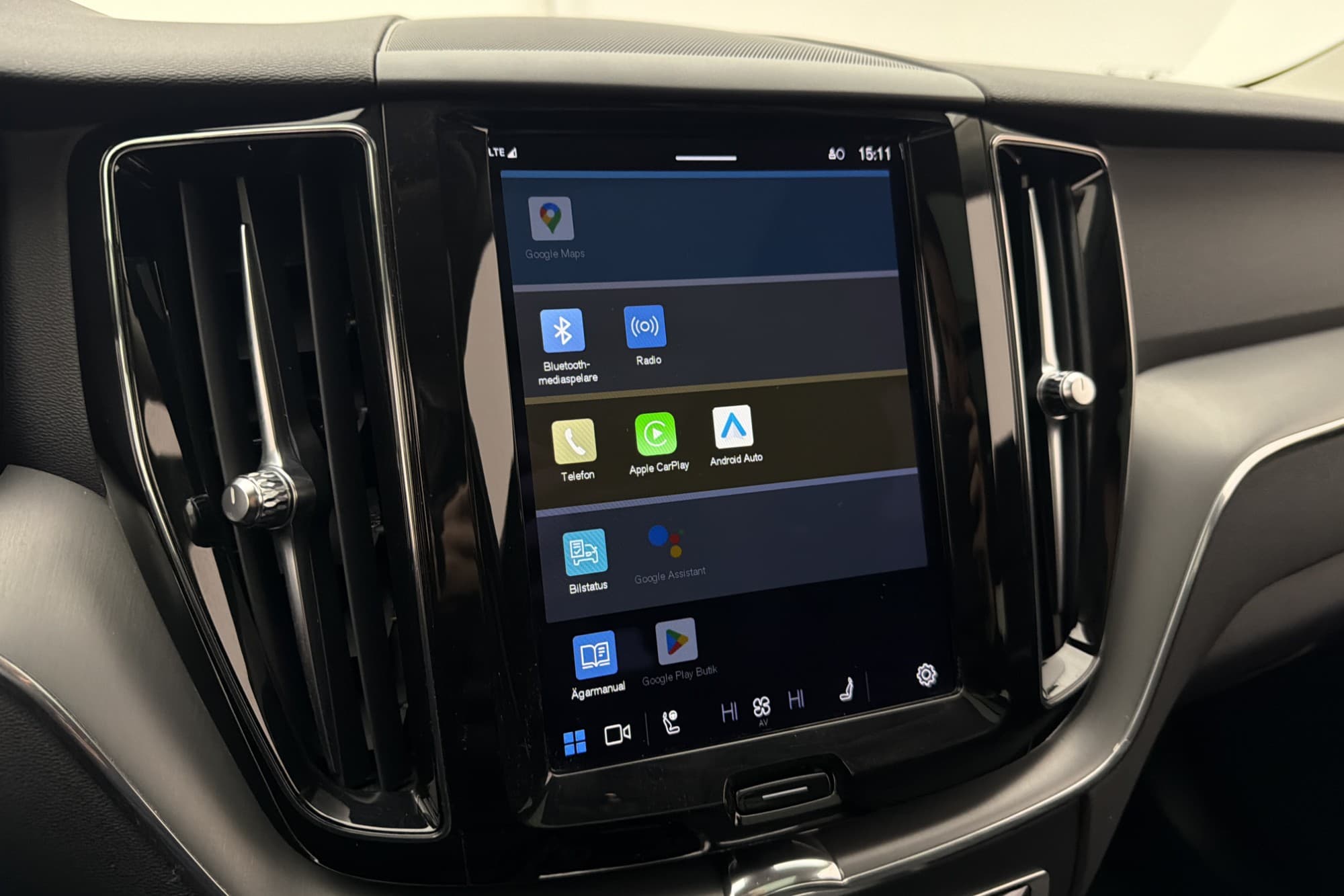 Volvo XC60 T6 350hk AWD Core Pano Värm CarPlay Kamera Drag