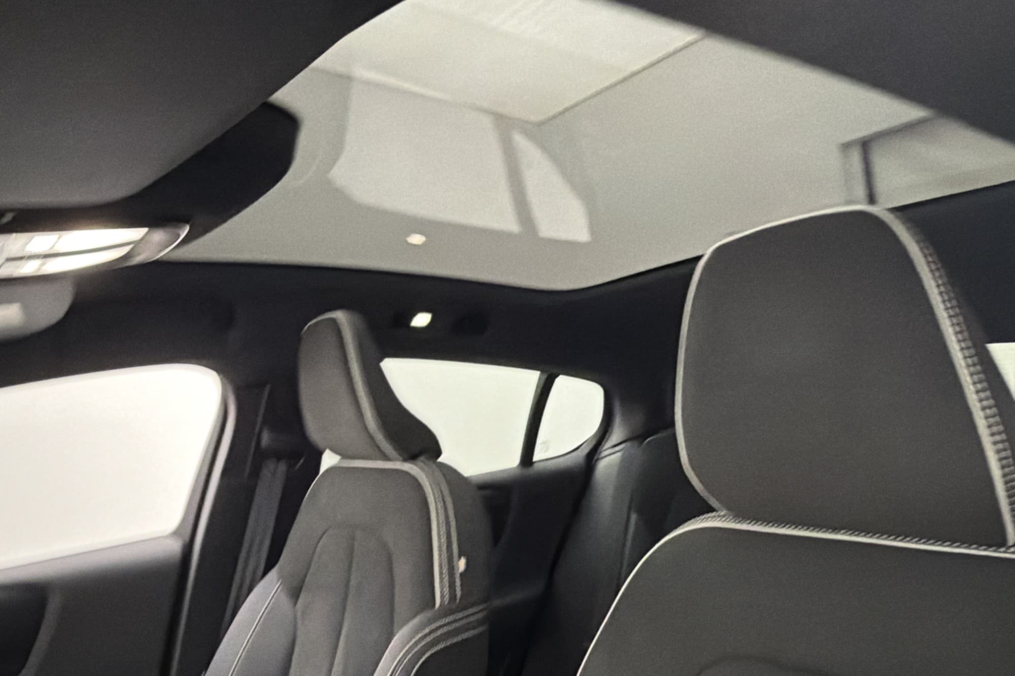 Volvo C40 Recharge Twin motor Plus Värmare Pano Drag Kamera