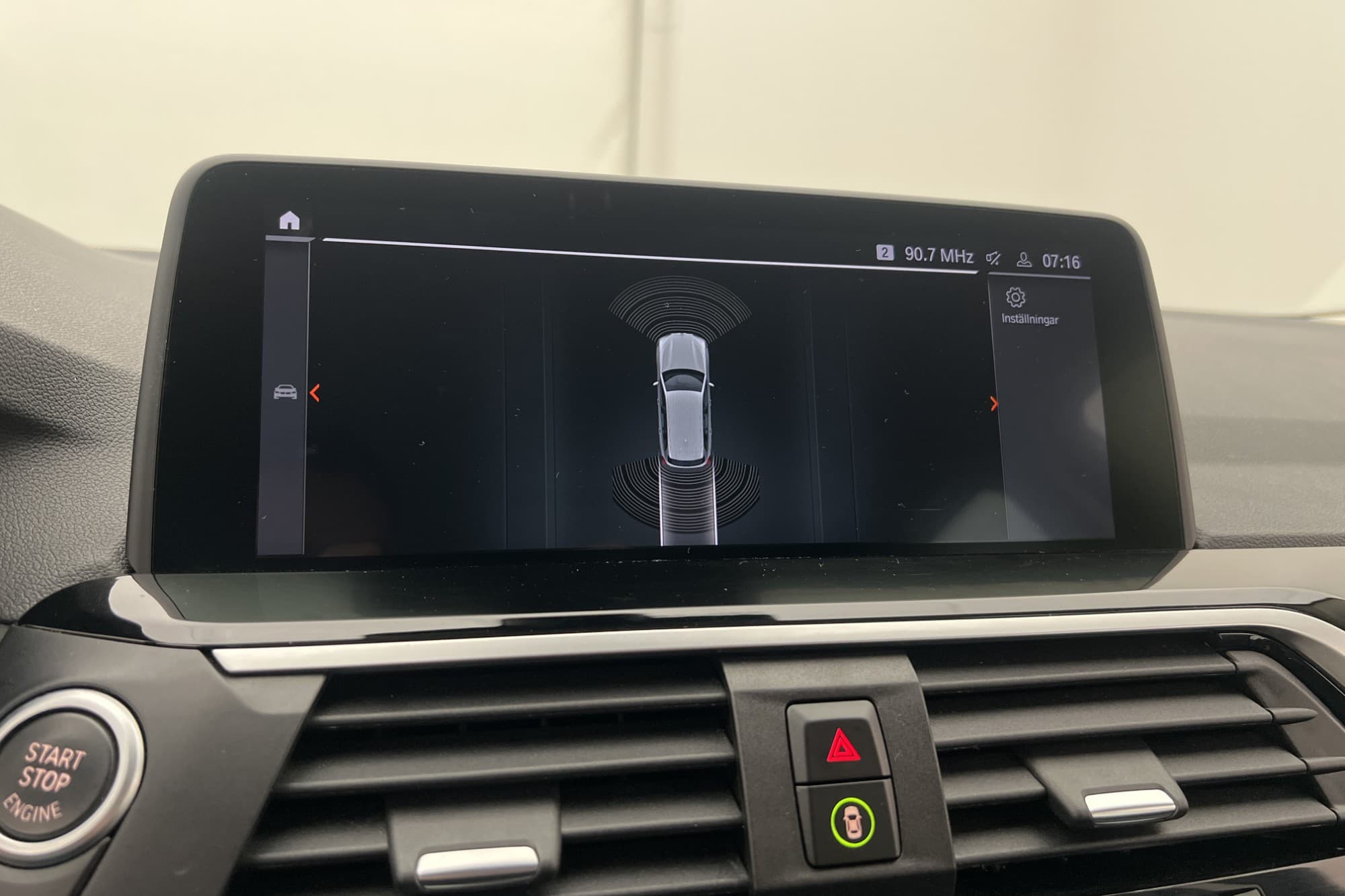 BMW X3 xDrive20d Live Cockpit Display key Ambient Navi MOMS