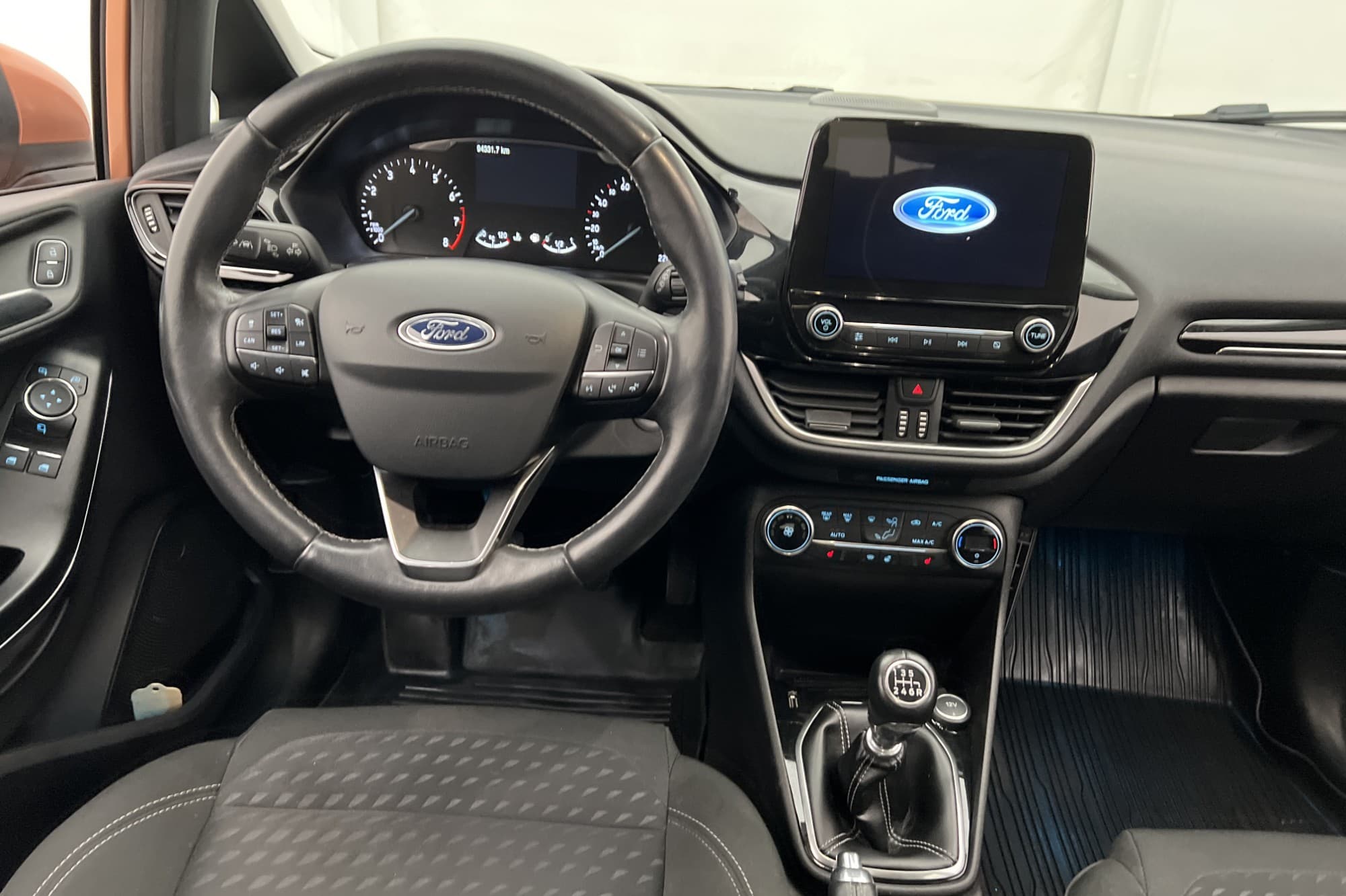 Ford Fiesta 1.0 100hk Titanium Dragkrok Navigation CarPlay