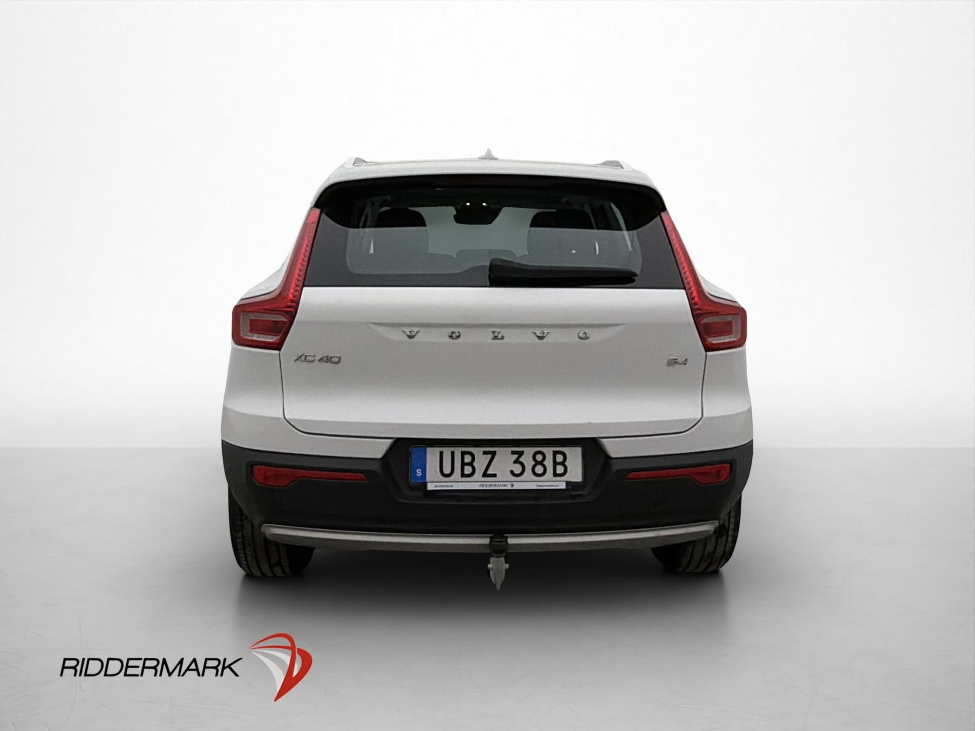 Volvo XC40 B4 197hk Advanced VOC Värmare Kamera CarPlay Drag