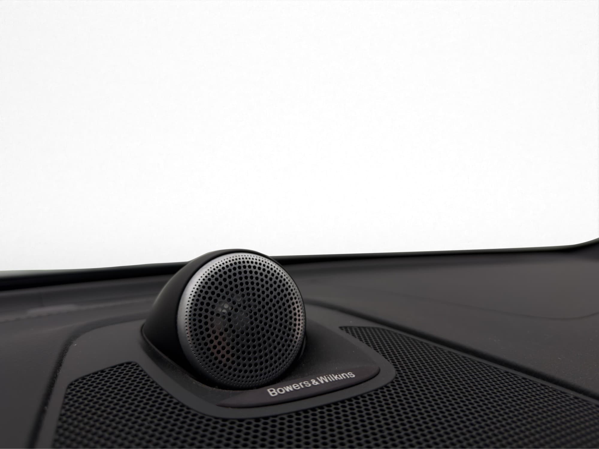 Volvo XC60 B4 AWD R-Design Pano B&W Luftfjädring HUD Drag