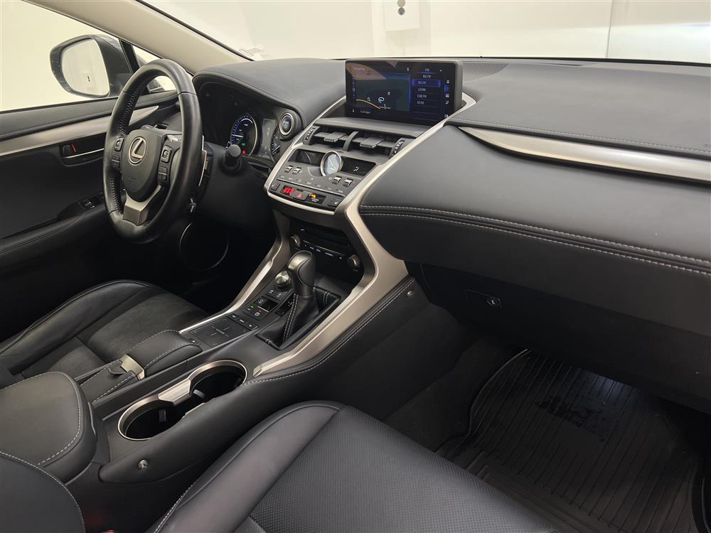 Lexus NX 300h AWD 197hk Executive Navi Kamera Skinn 0.6l/milinteriör