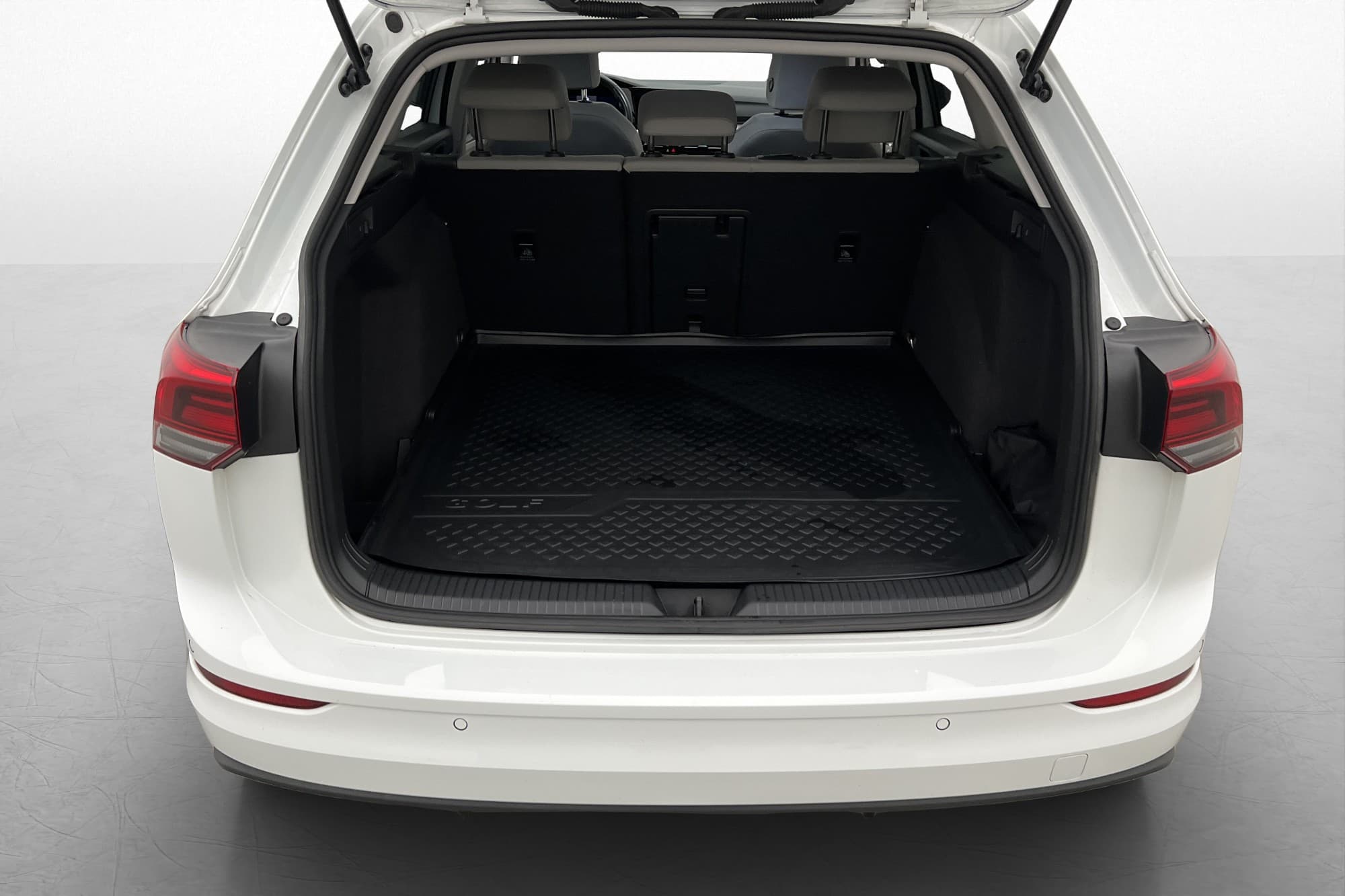 Volkswagen Golf SC 1.5 TGI 131hk Cockpit P-Värmare B-Kamera