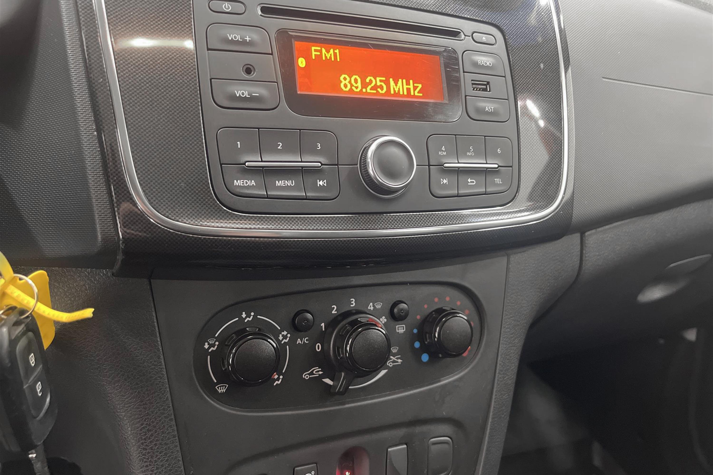 Dacia Sandero 0.9 TCe 90hk Nyservad 945kr Skatt 0,47L/mil