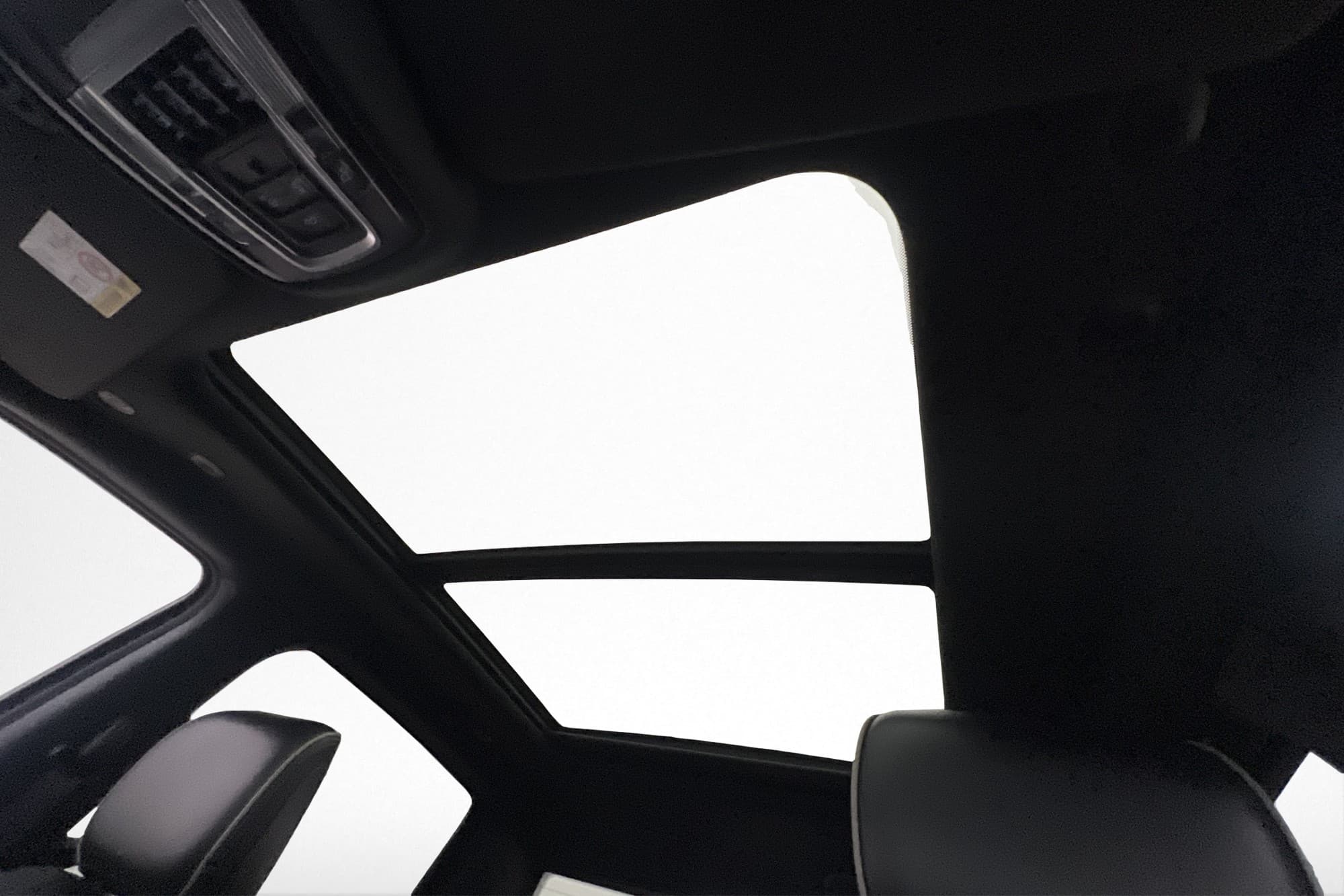 RAM 1500 Laramie Sport 5.7 4x4 Drag Luft Pano H/K Diff MOMS