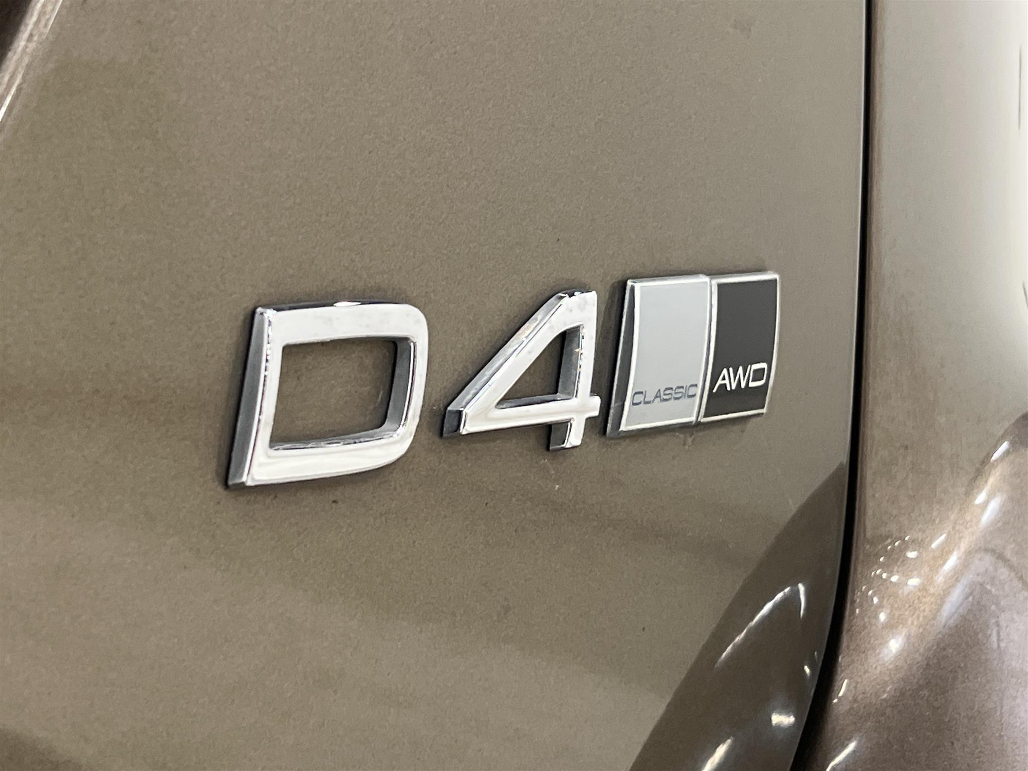 Volvo XC60 D4 AWD 190hk Summum Voc Navi D-värm Drag Navi