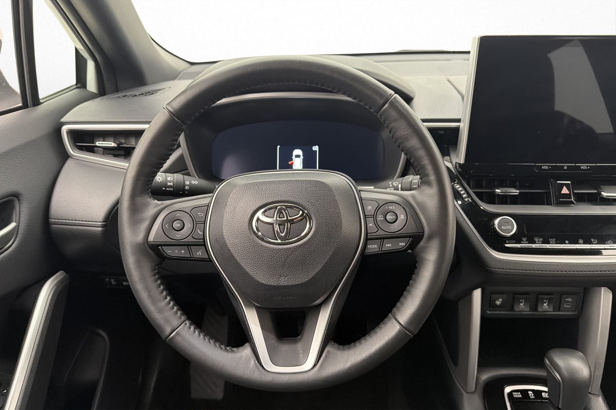 Toyota Corolla Cross Hybrid CarPlay Kamera Rattvärme Keyless