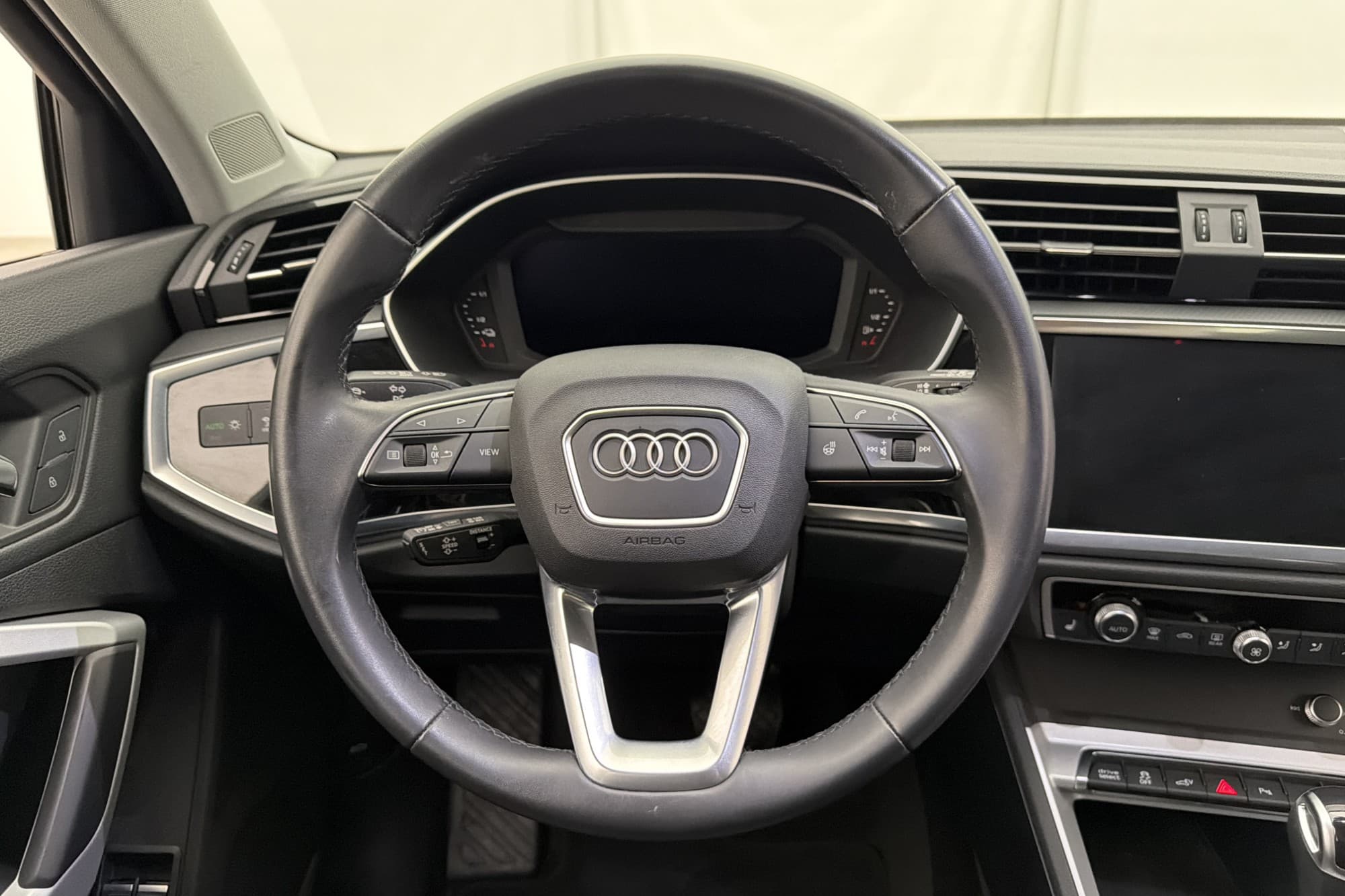 Audi Q3 45 TFSI e 245hk Proline Cockpit CarPlay Drag MOMS