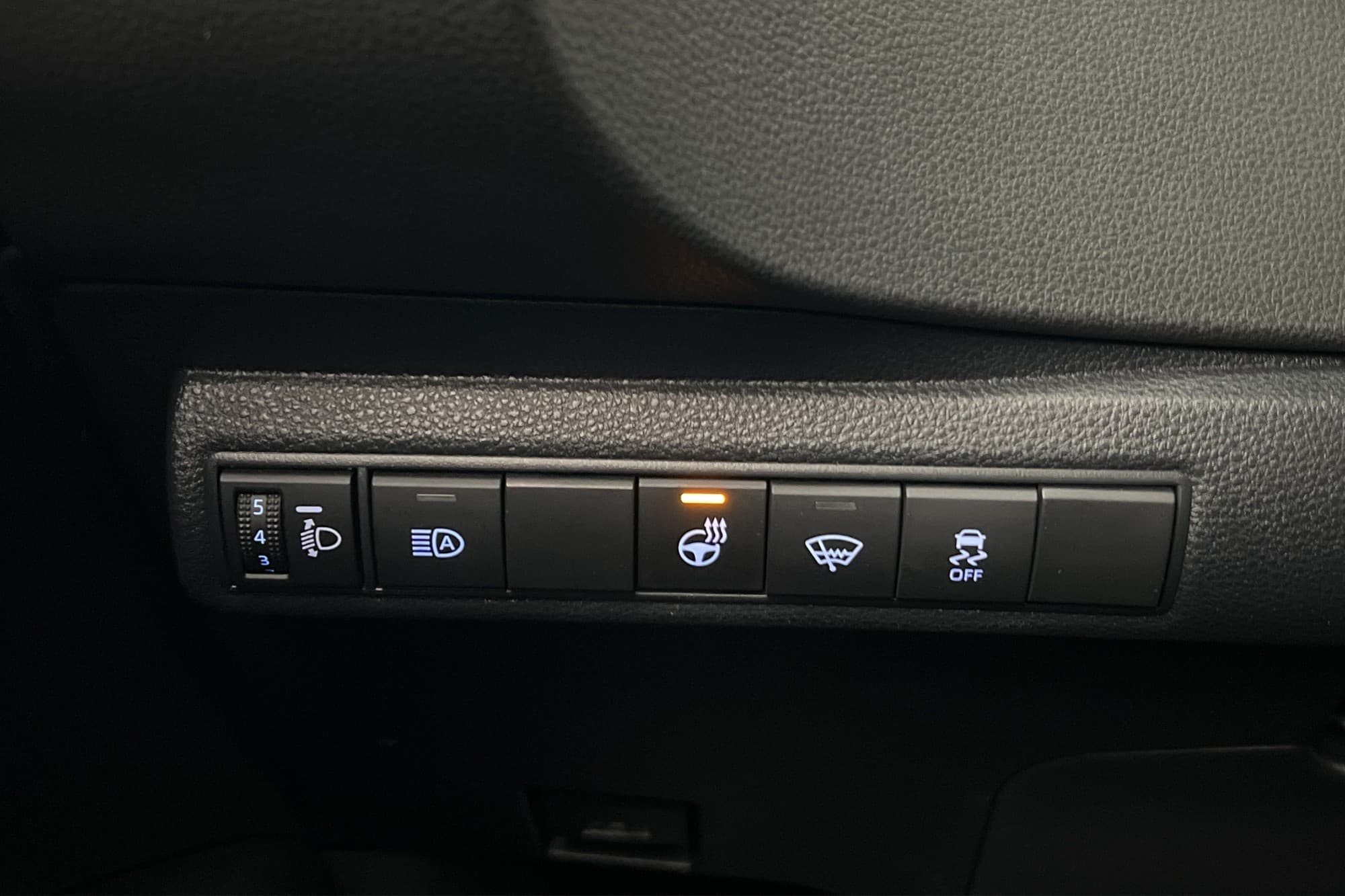 Toyota Corolla Hybrid e-CVT Style Kamera M&K-Värmare Adaptiv