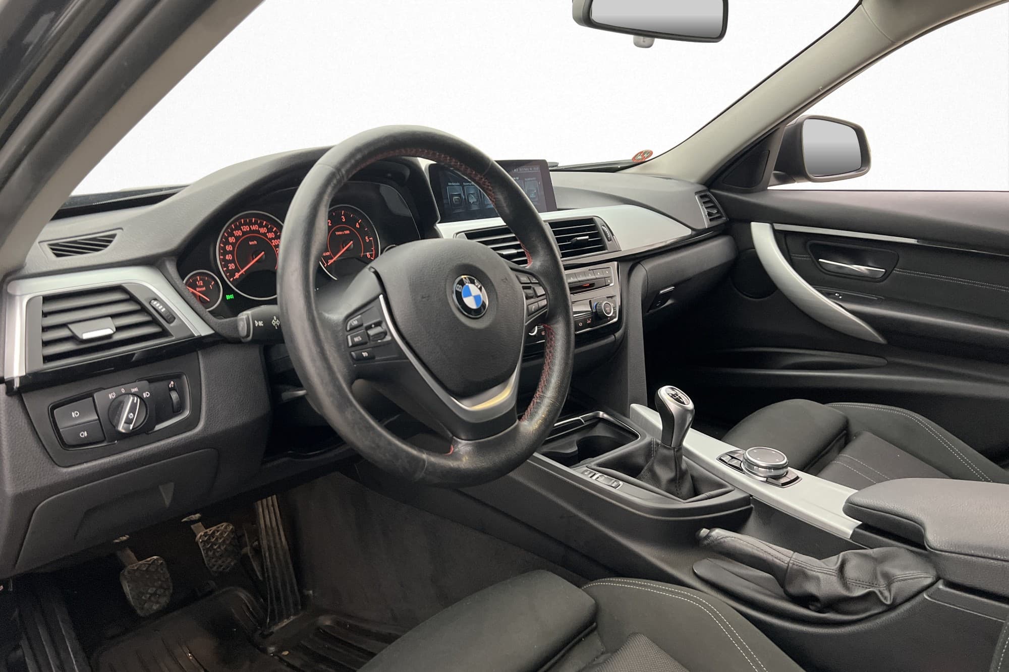 BMW 318 d xDrive Sport line Dragkrok Navi Sensorer 0,49L/mil