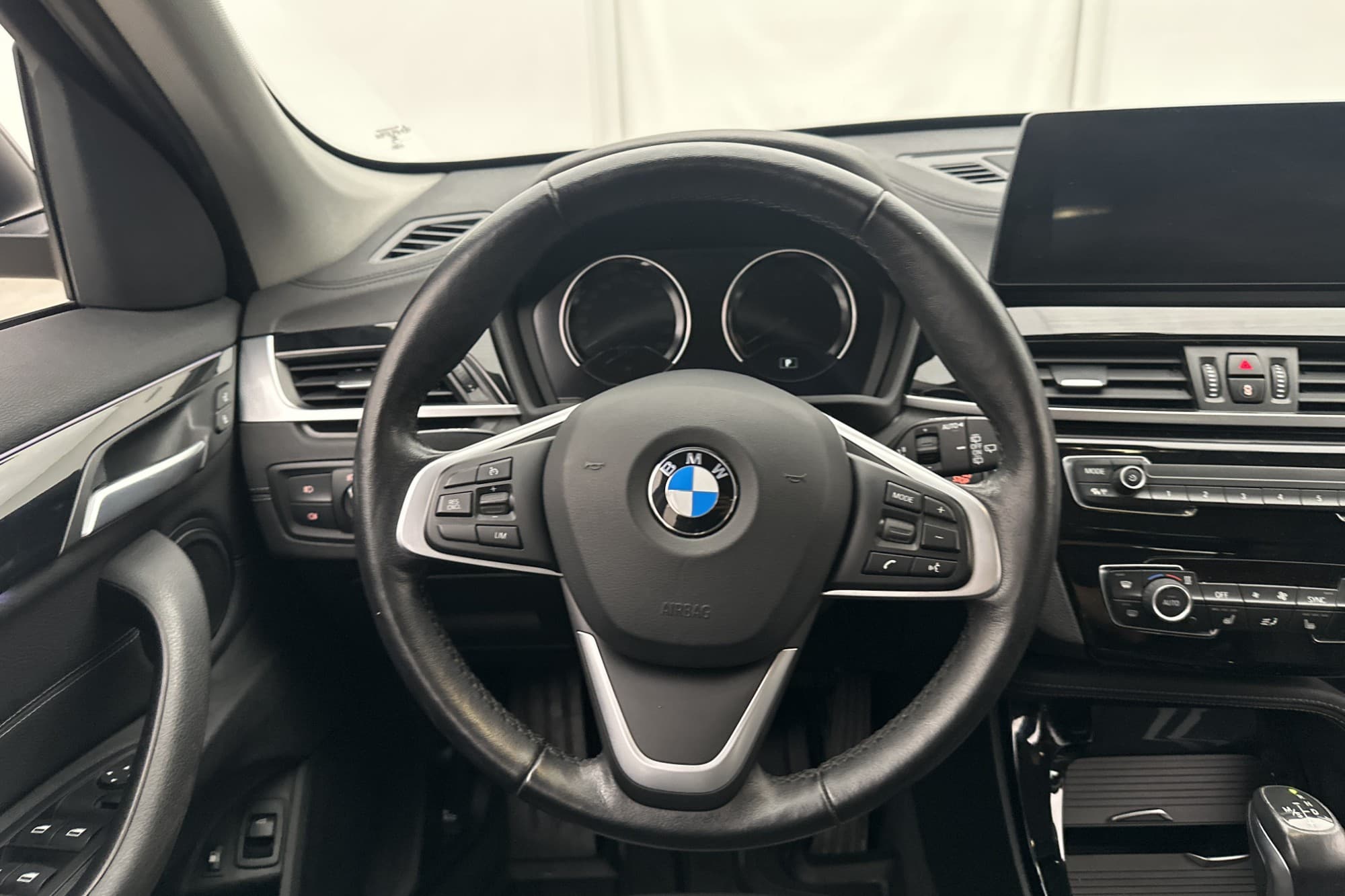 BMW X1 xDrive25e 220hk Sport line HiFi HUD Kamera Navi