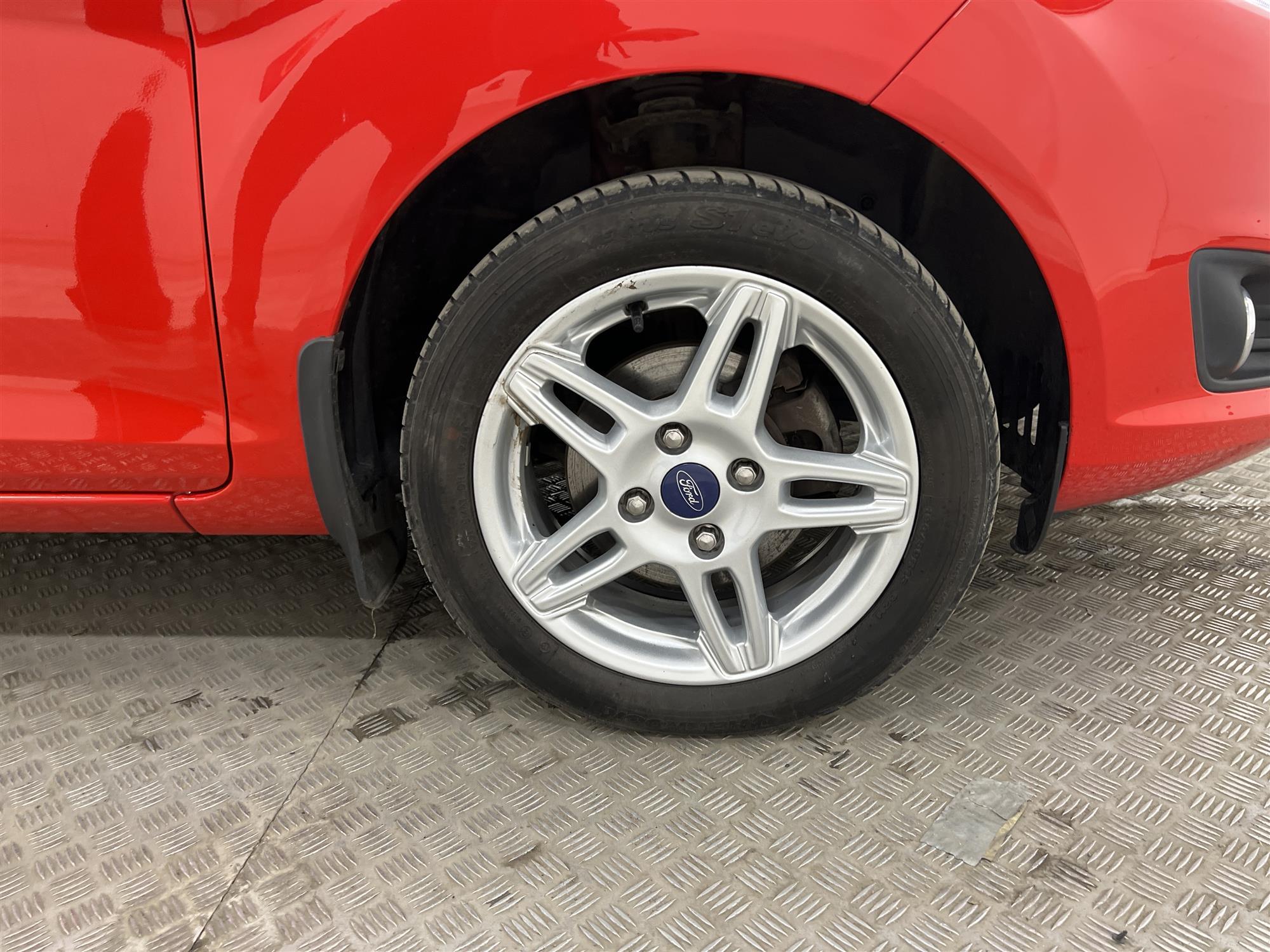 Ford Fiesta 1.0 80hk 360kr Skatt Nyligen Servad 0,38L/mil