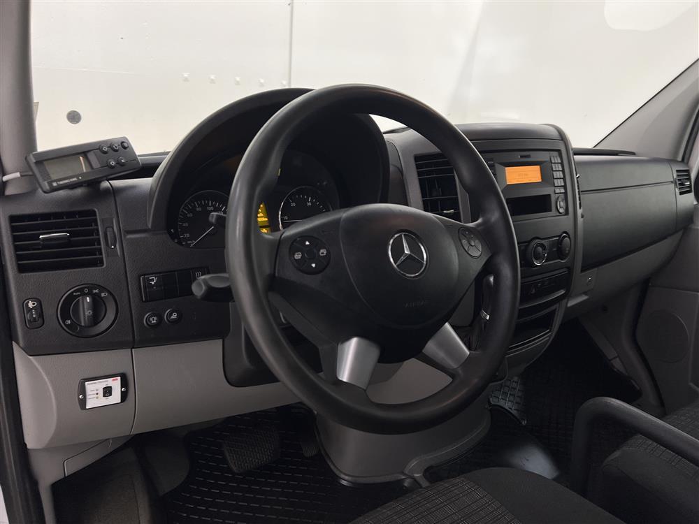 Mercedes-Benz Sprinter 316 CDI Automat Kylbil Värmare Moms interiör