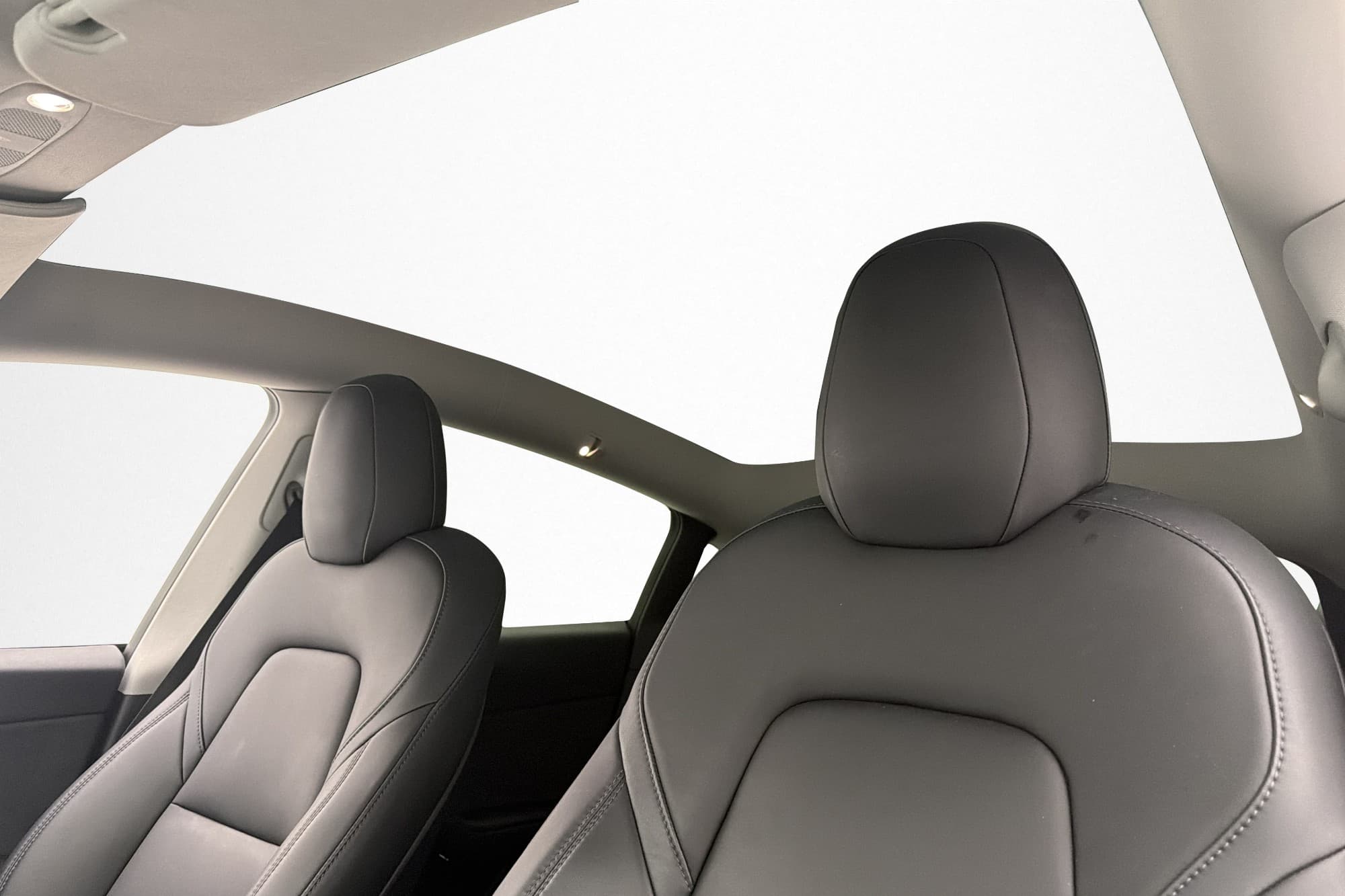 Tesla Model Y Long Range AWD Panorama Autopilot Svensksåld