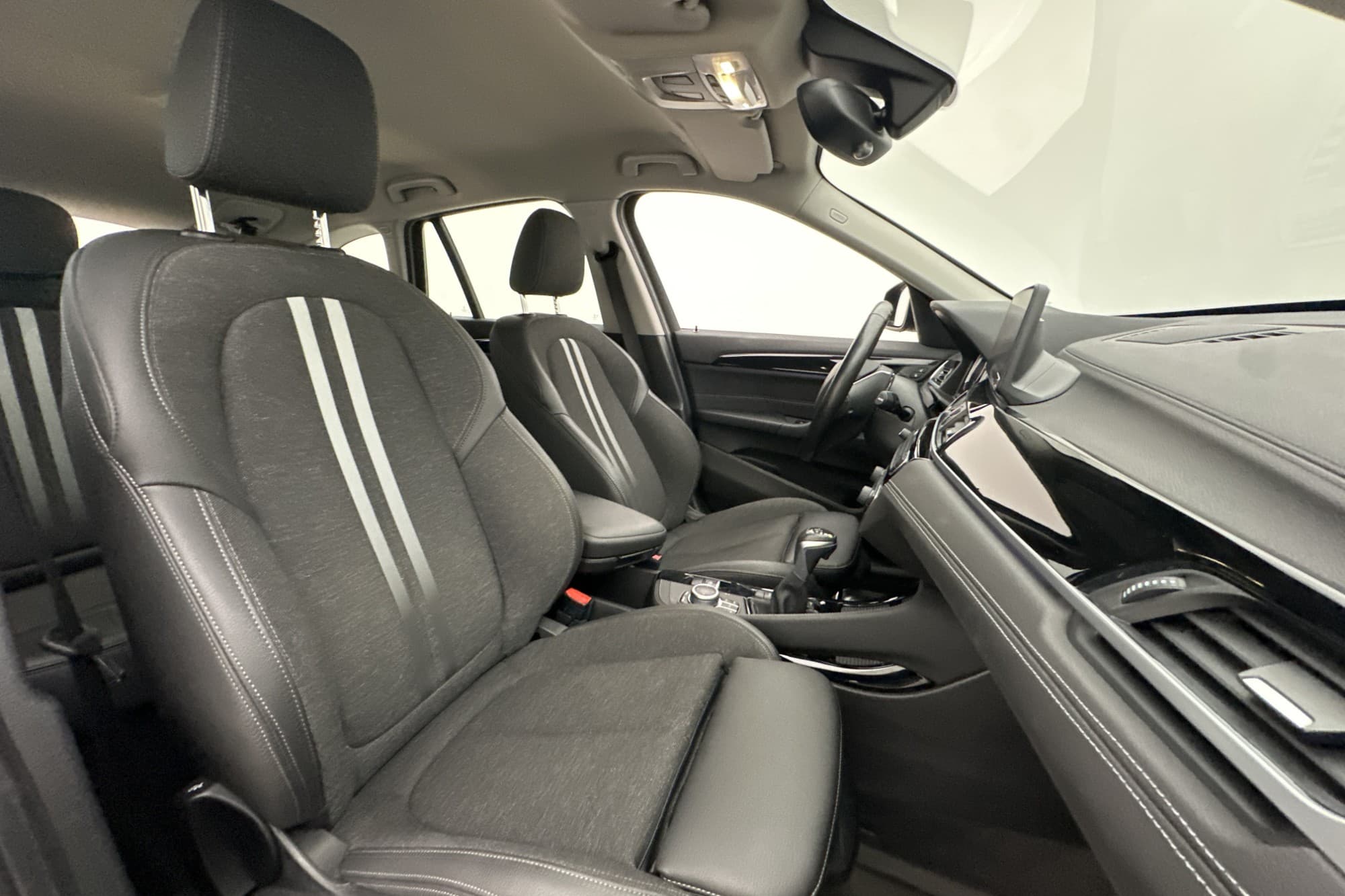 BMW X1 xDrive25e 220hk Sport line HiFi HUD Kamera Navi