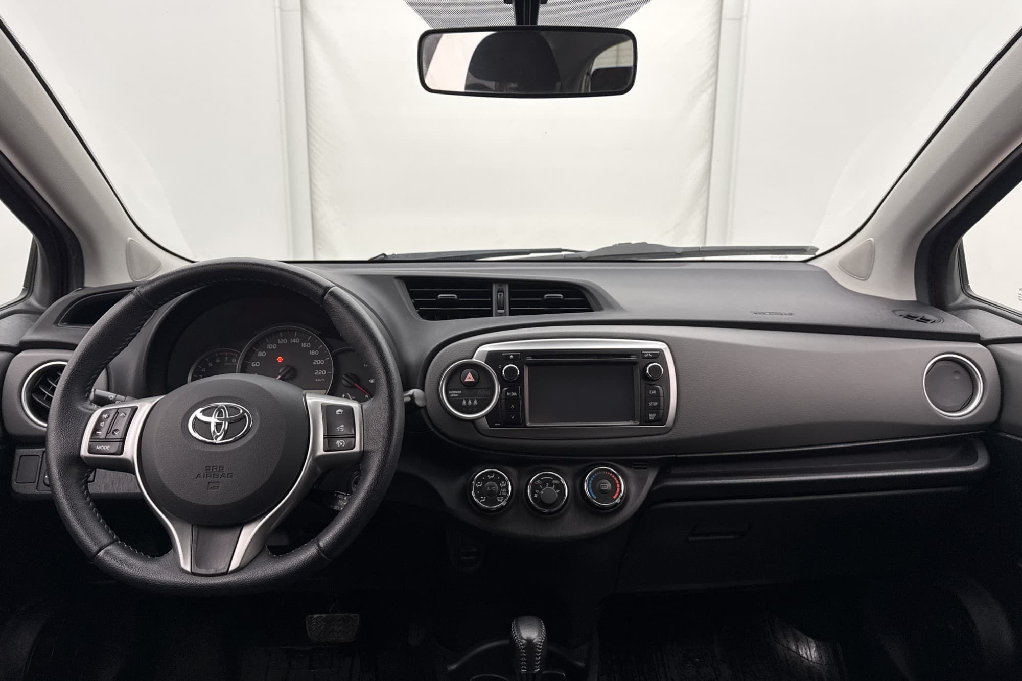 Toyota Yaris 1.33 Dual VVT-i 1 Brukare Backkamera Bluetooth