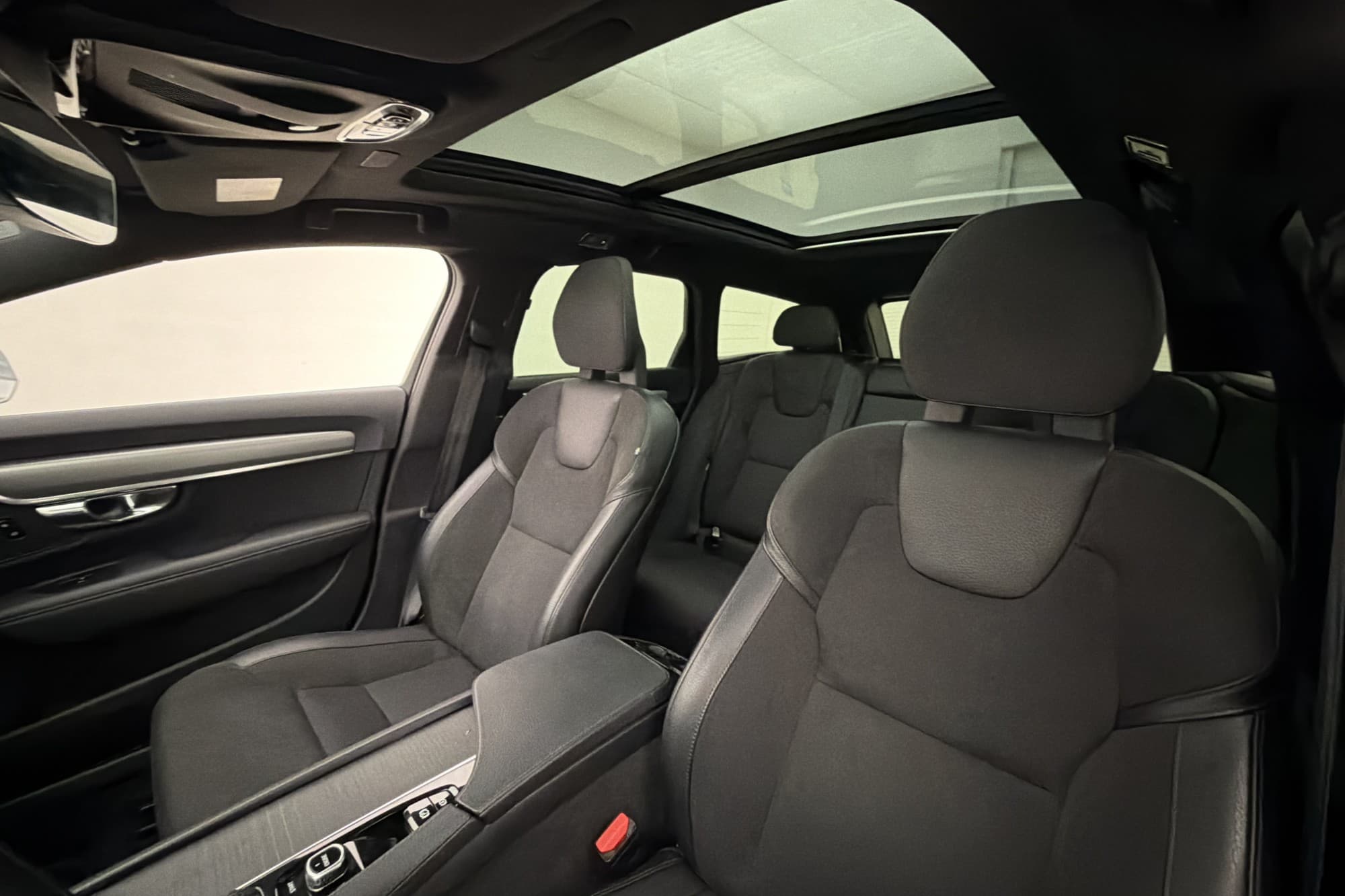 Volvo V90 D4 190hk Momentum VOC D-Värmare Pano