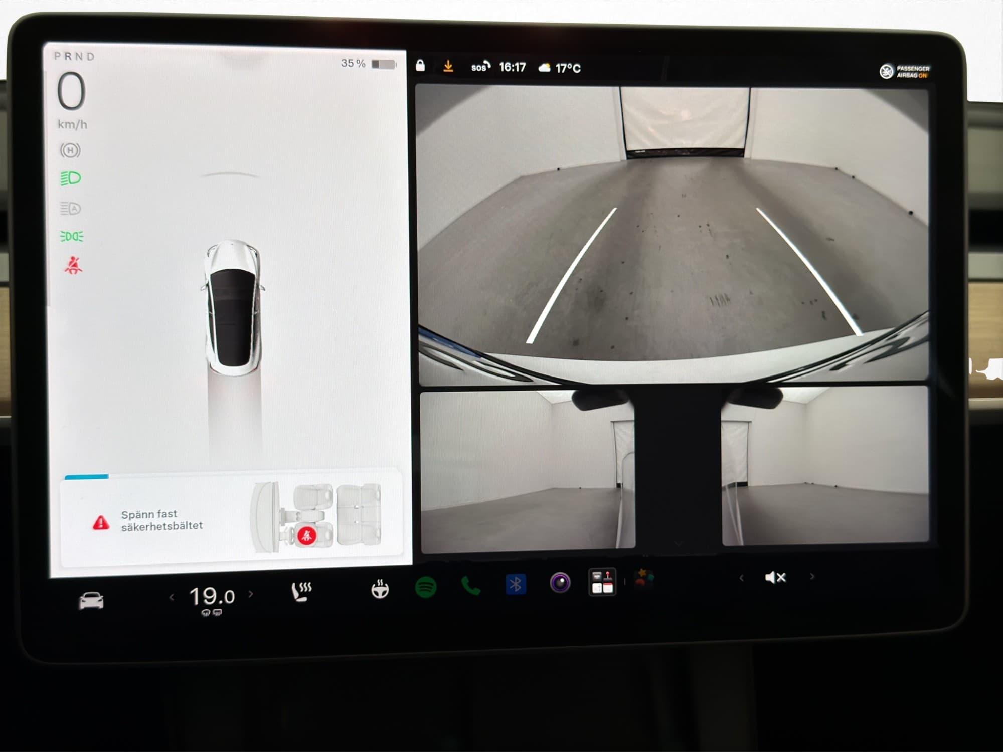 Tesla Model 3 Long Range AWD Svensksåld Panorama MOMS
