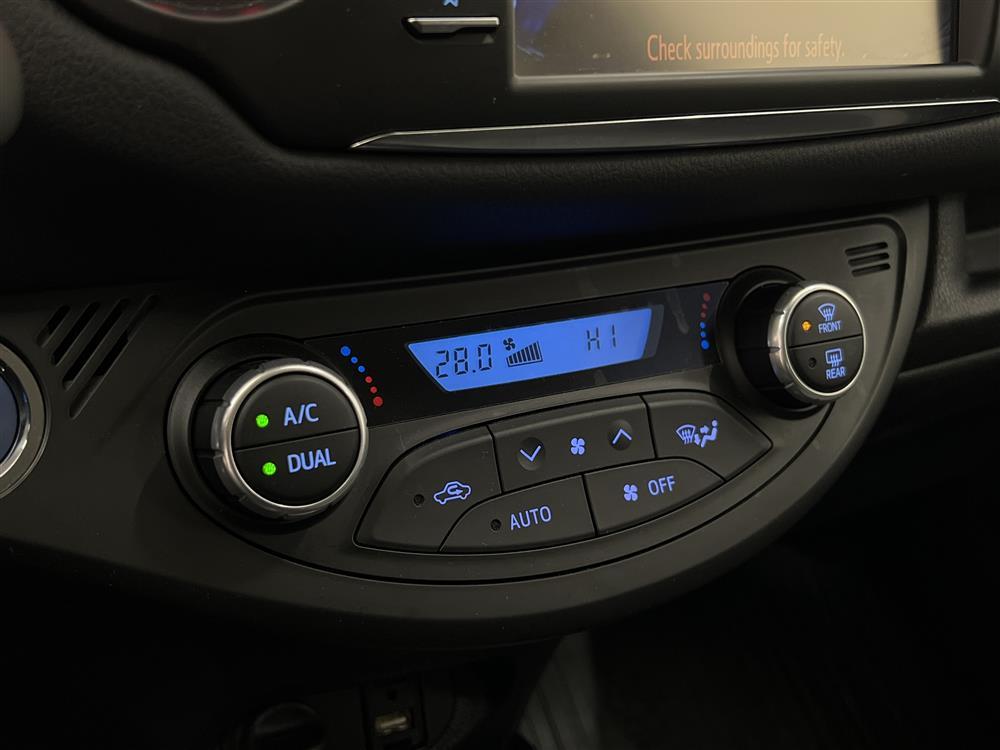 Toyota Yaris Hybrid e-CVT 101hk Låg Skatt 0,37L/mil