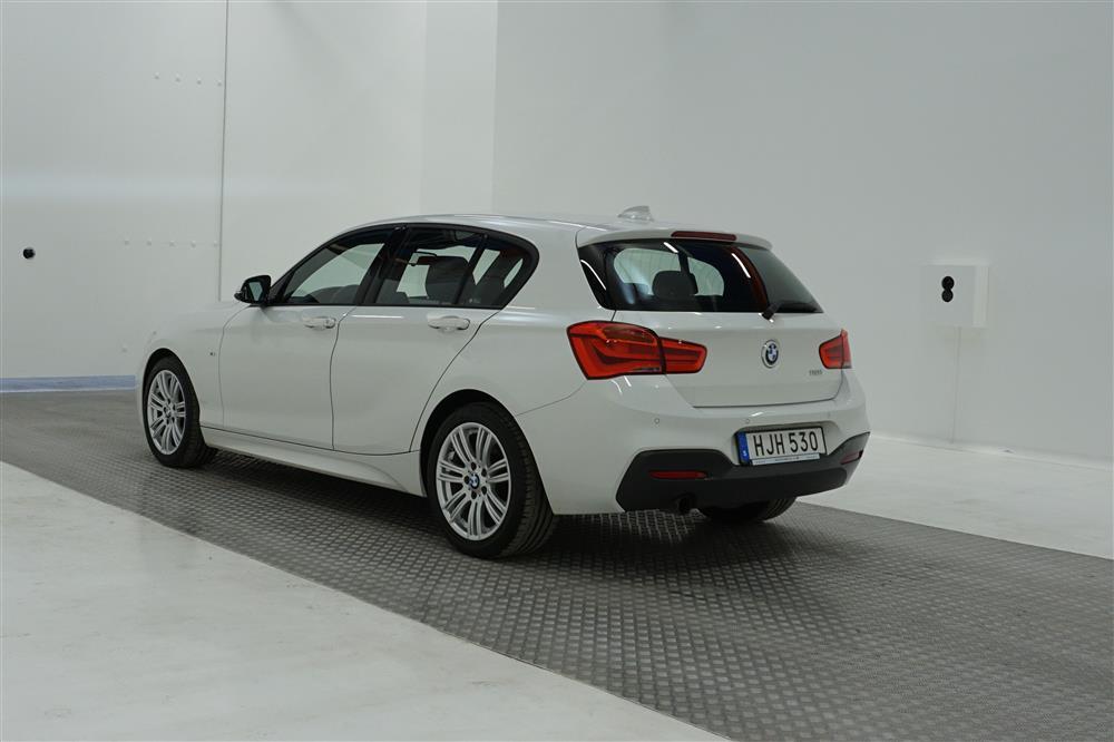 BMW 118i 136hk M Sport Svart Innertak LED 0,45L/milexteriör