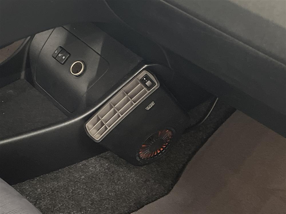 Toyota Prius 1.8 Hybrid 99hk JBL Navi B-Kamera M-Värmareinteriör