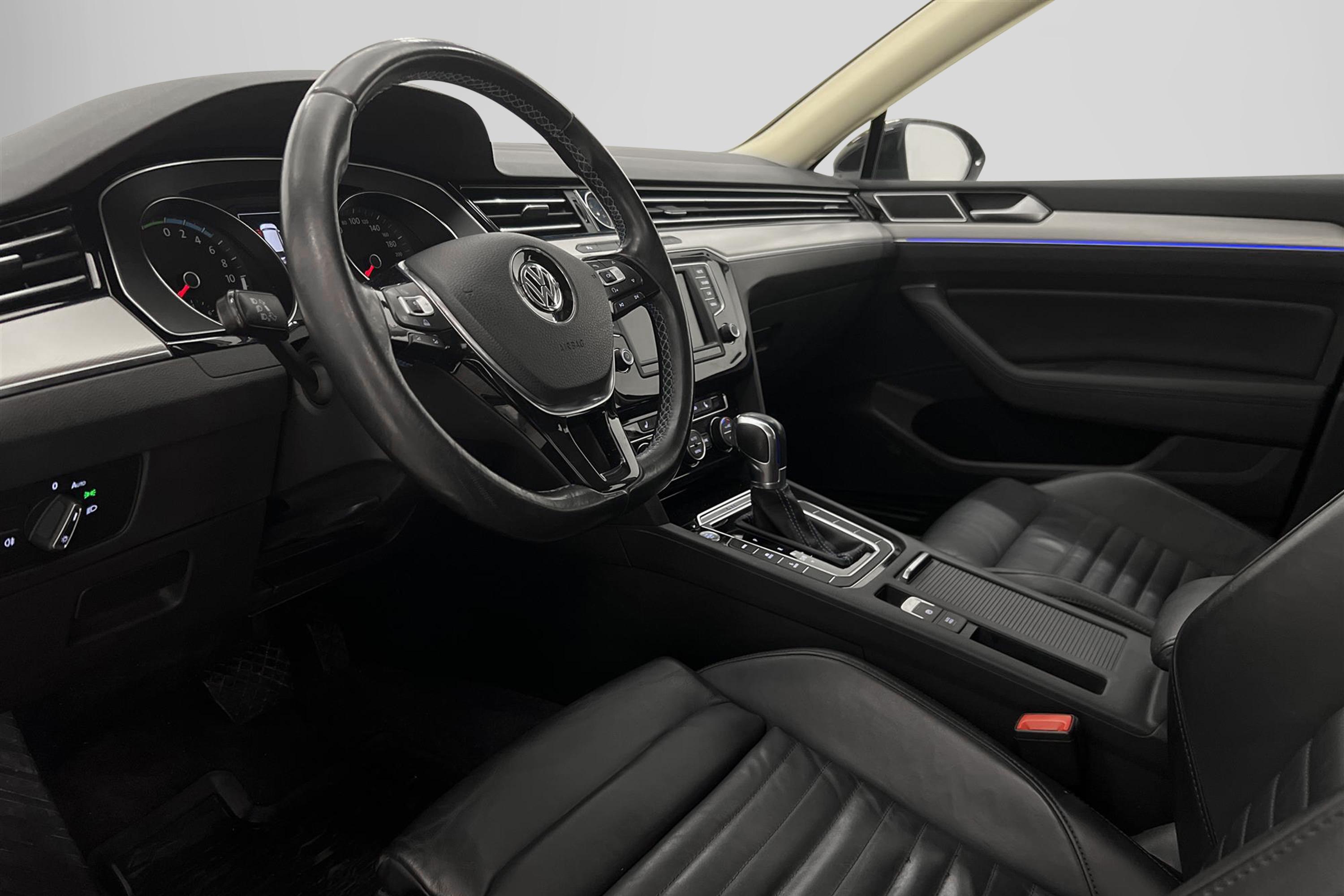 Volkswagen Passat GTE 218hk Executive Värmare Drag Kamera