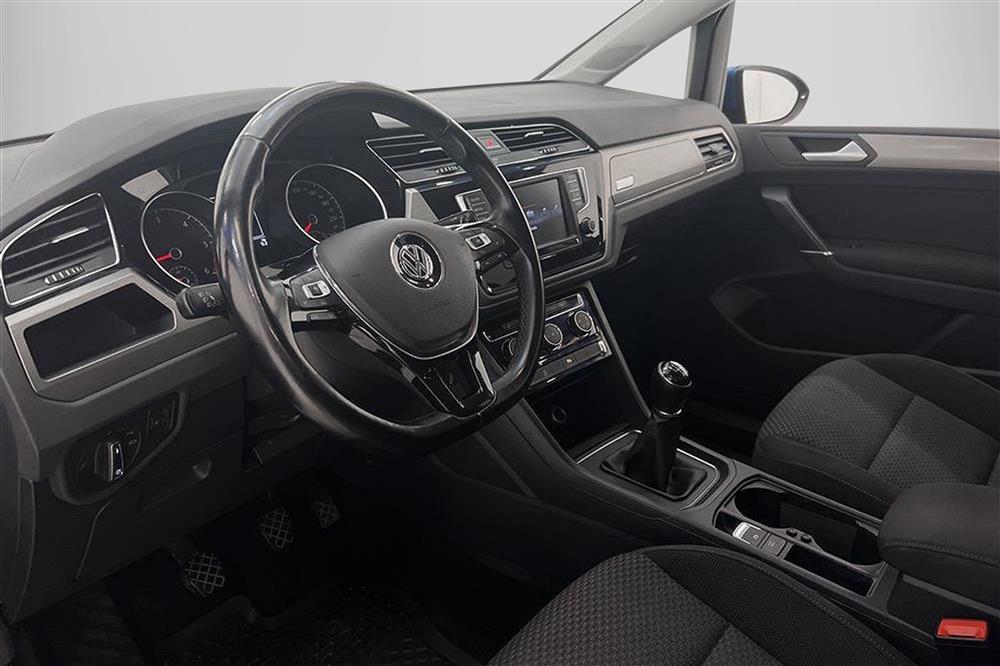 Volkswagen Touran 110hk 7-sits Backkamera Drag 2-Brukareinteriör