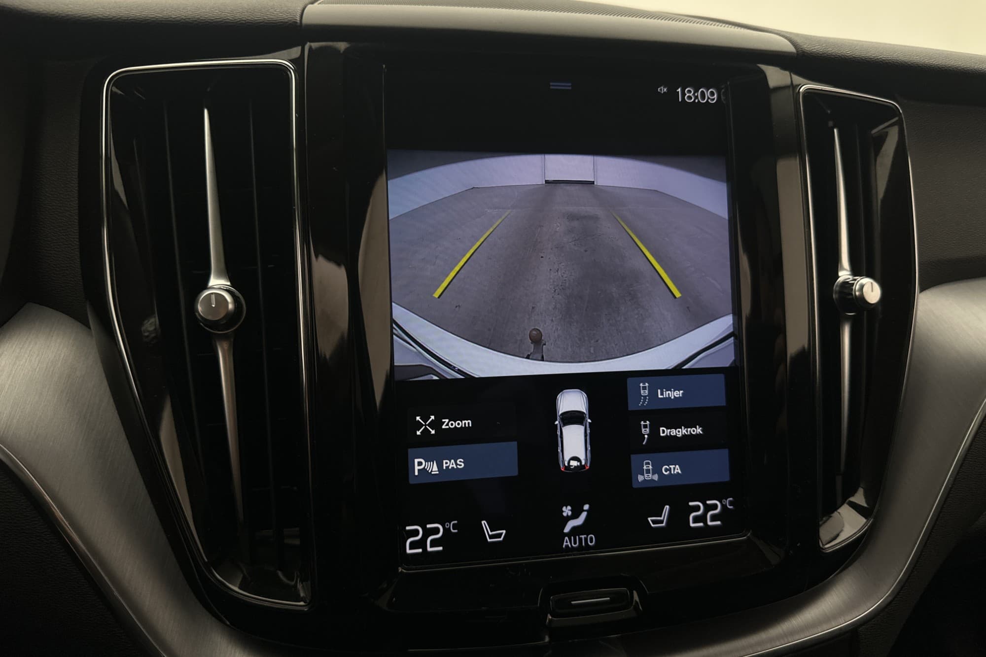 Volvo XC60 Recharge T6 AWD Inscription Exp Drag Värmare Pano