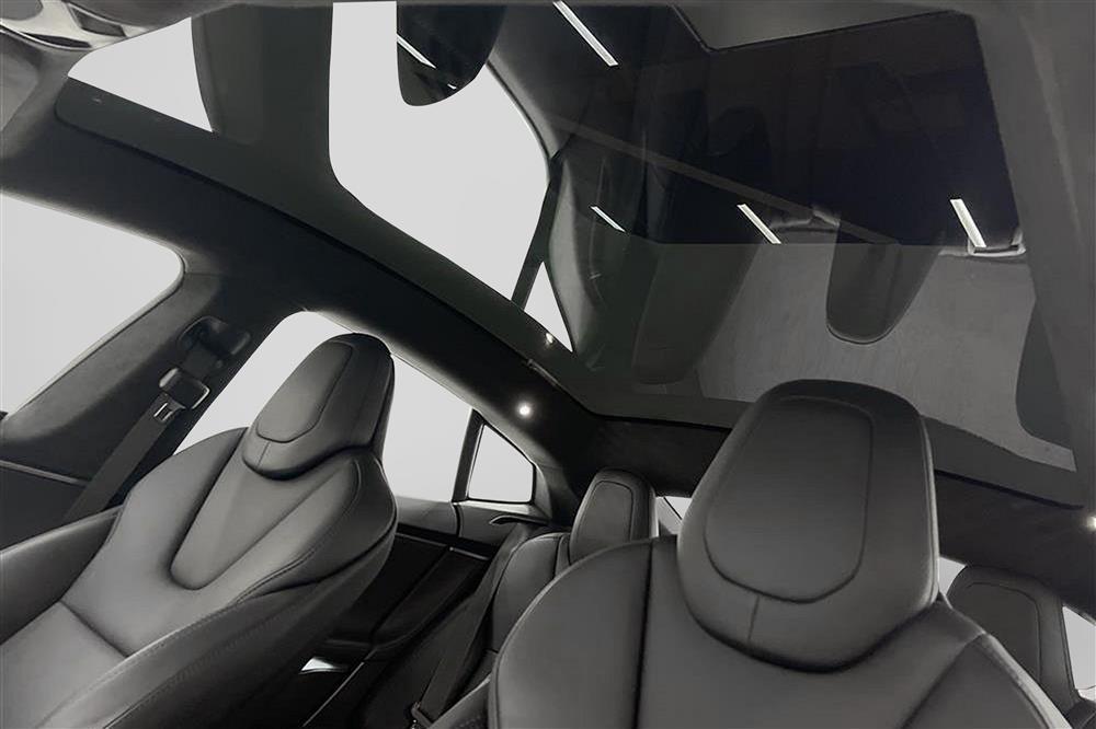 Tesla Model Standard Range AWD Luftfjädring AP Sv-såldinteriör