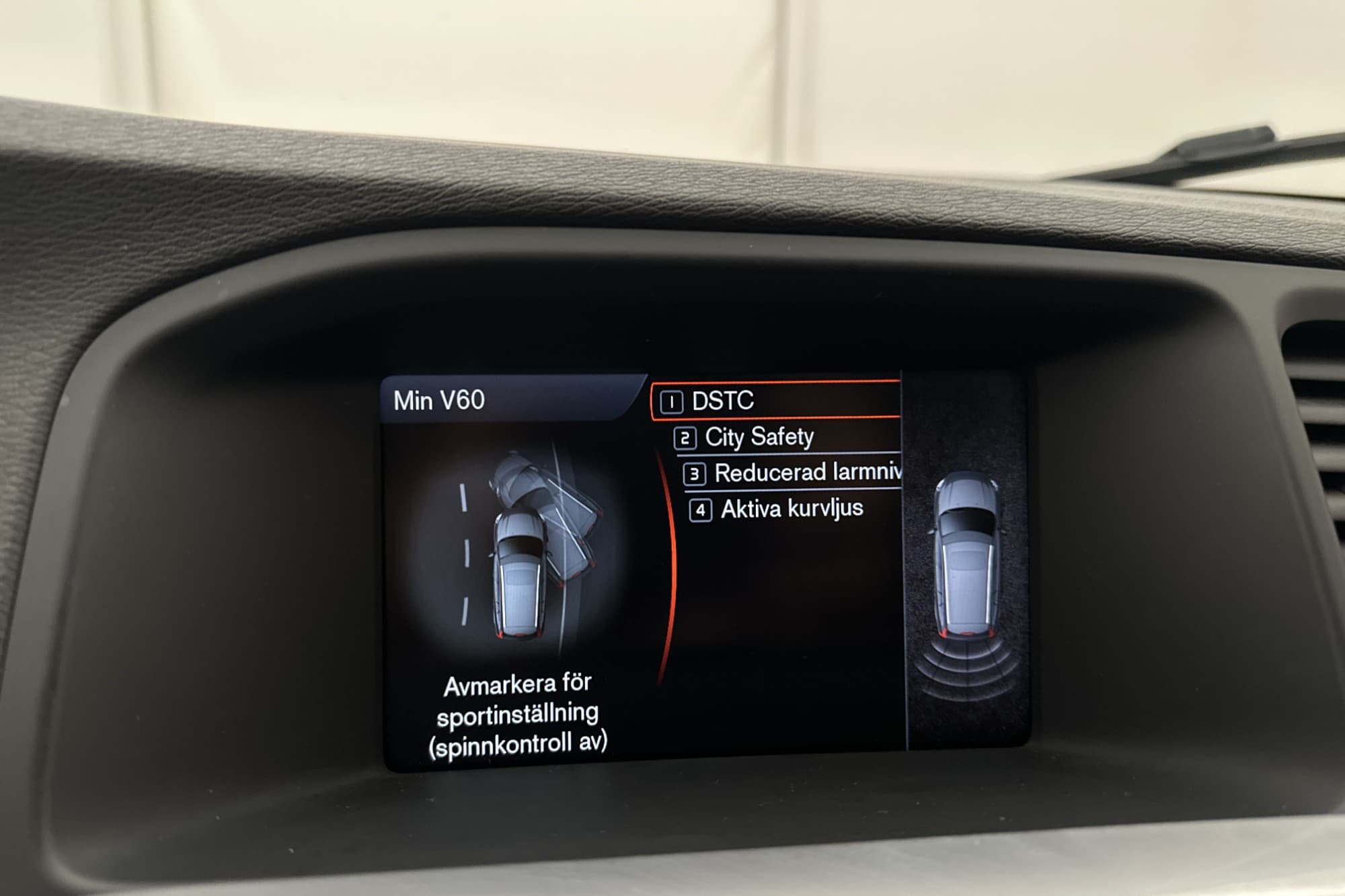 Volvo V60 T4 Momentum P-Sensorer Halvskinn Farthållare