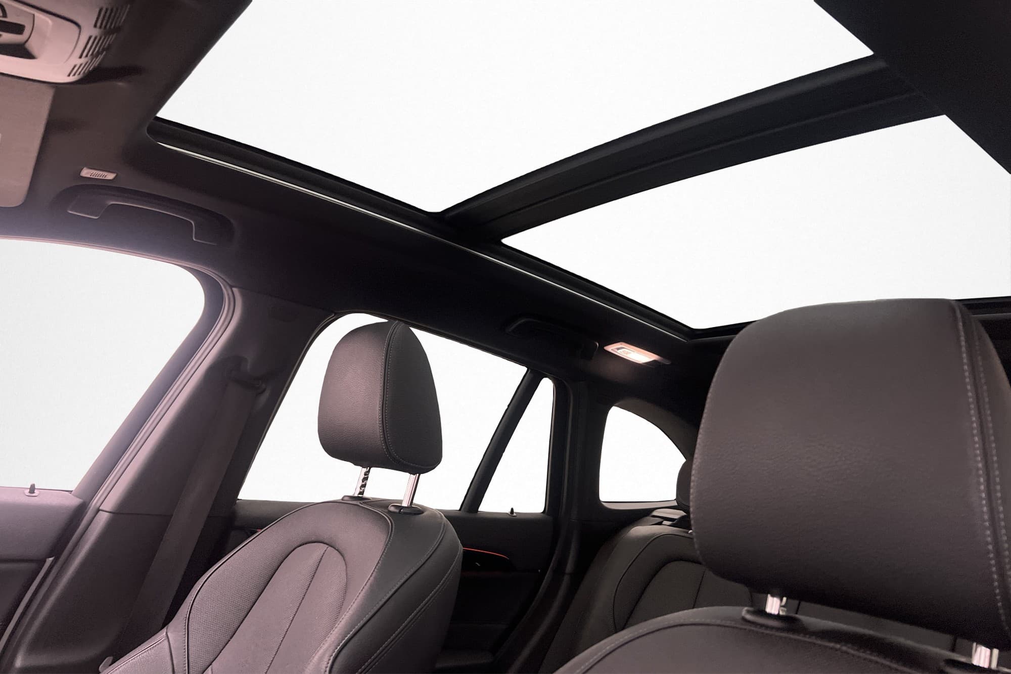 BMW X1 xDrive20d 190k M-Sport Panorama HiFi Navi Drag Skinn