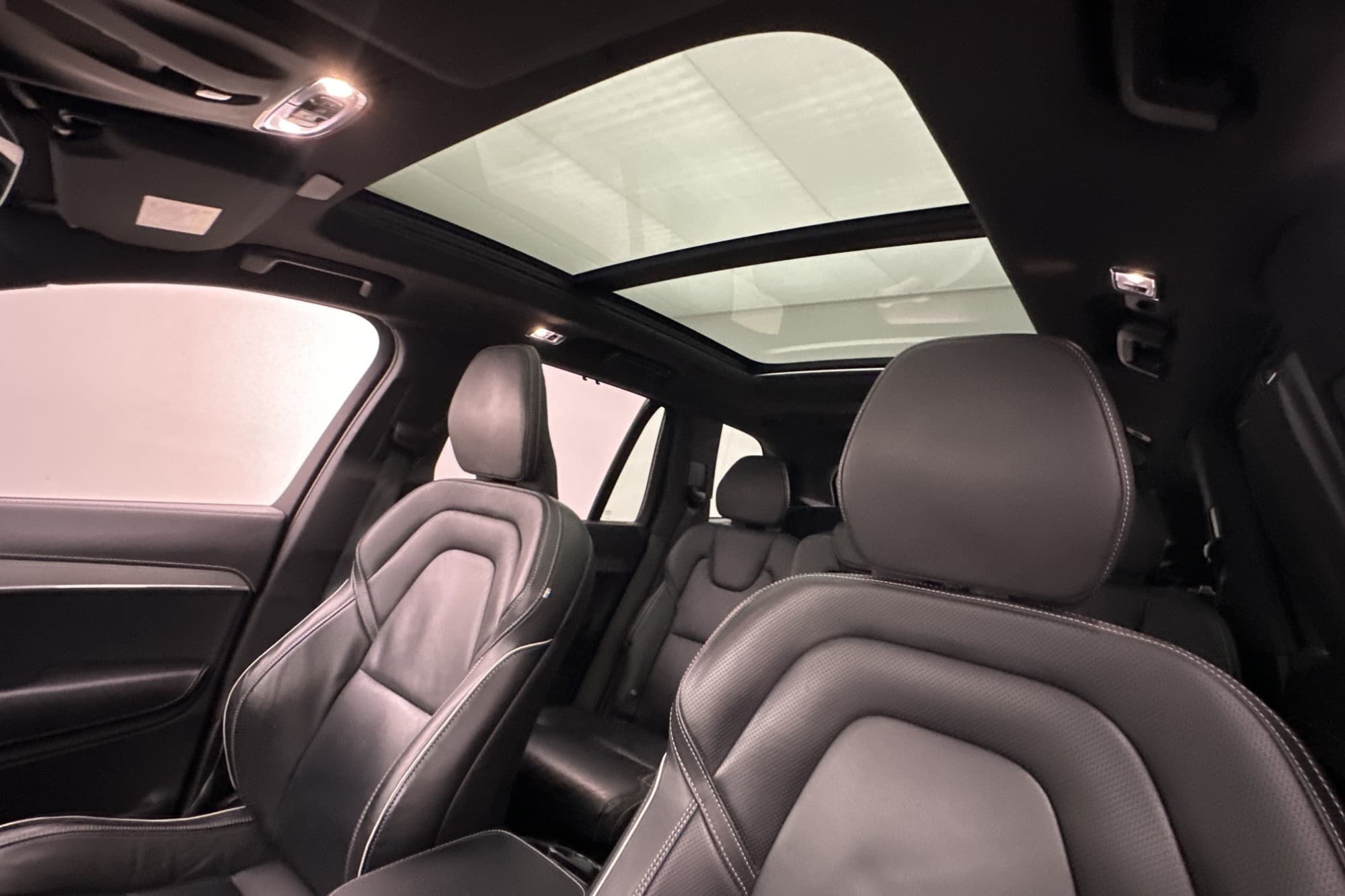 Volvo XC90 LongRange T8 R-Design 7Sit B&W Pano Luftfjäd Värm