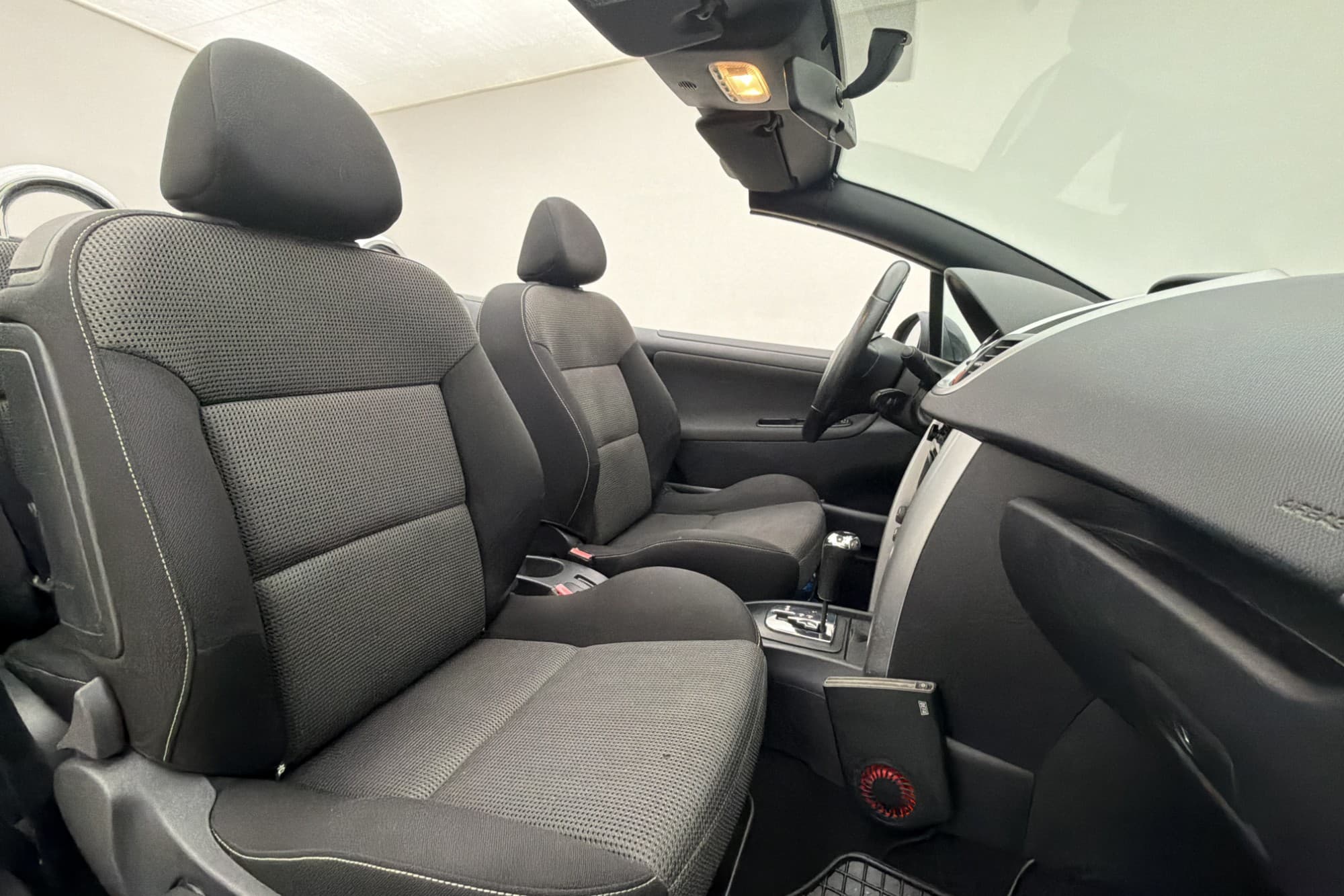 Peugeot 207 CC 1.6 VTi 120hk Cabriolet M&K-Värmare