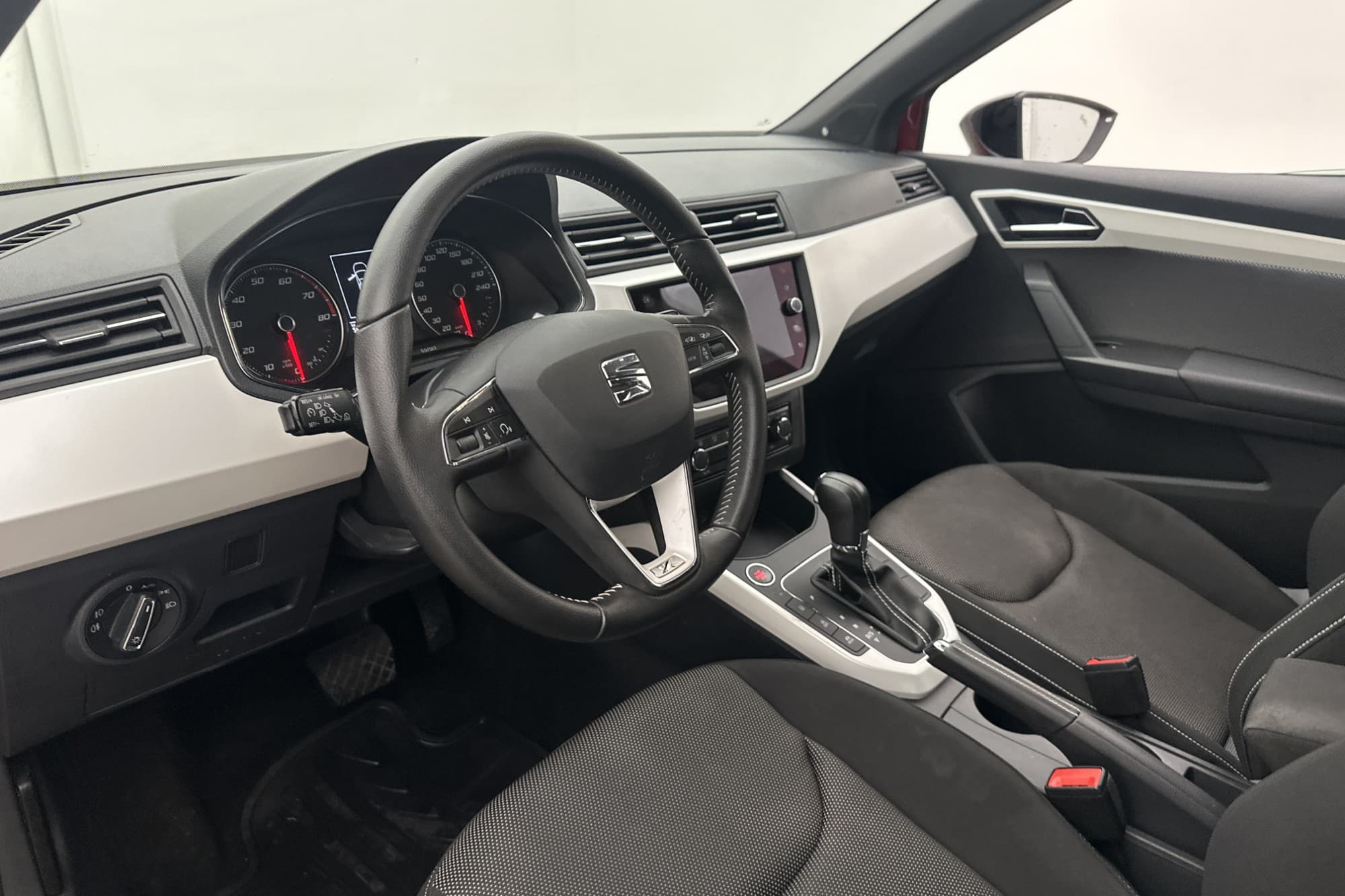 SEAT Arona Xcellence Beats A-CarPlay Led Döda vinkel varning