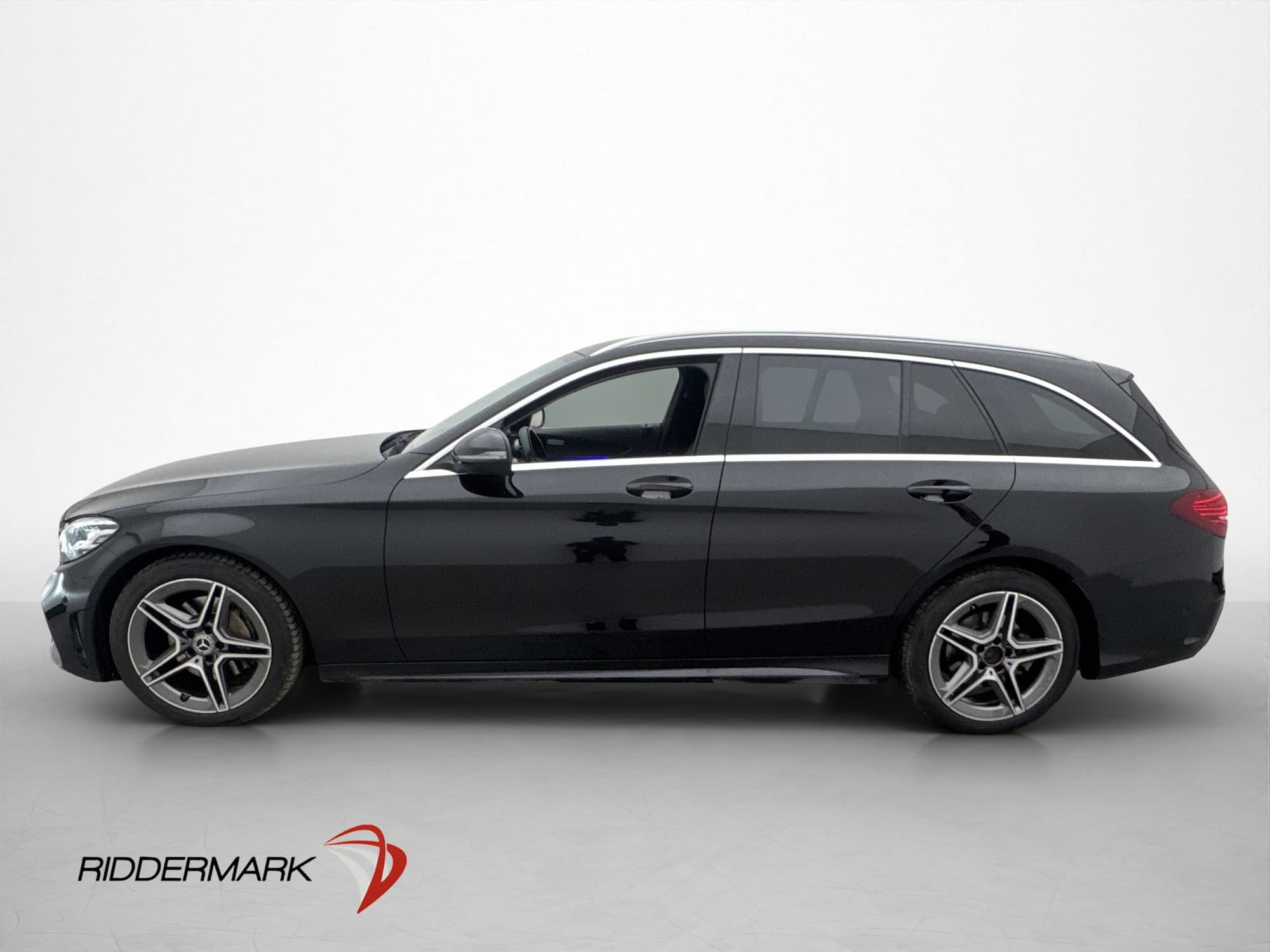 Mercedes-Benz C 220 T d 9G AMG Cockpit Skinn Kamera Dragkrok