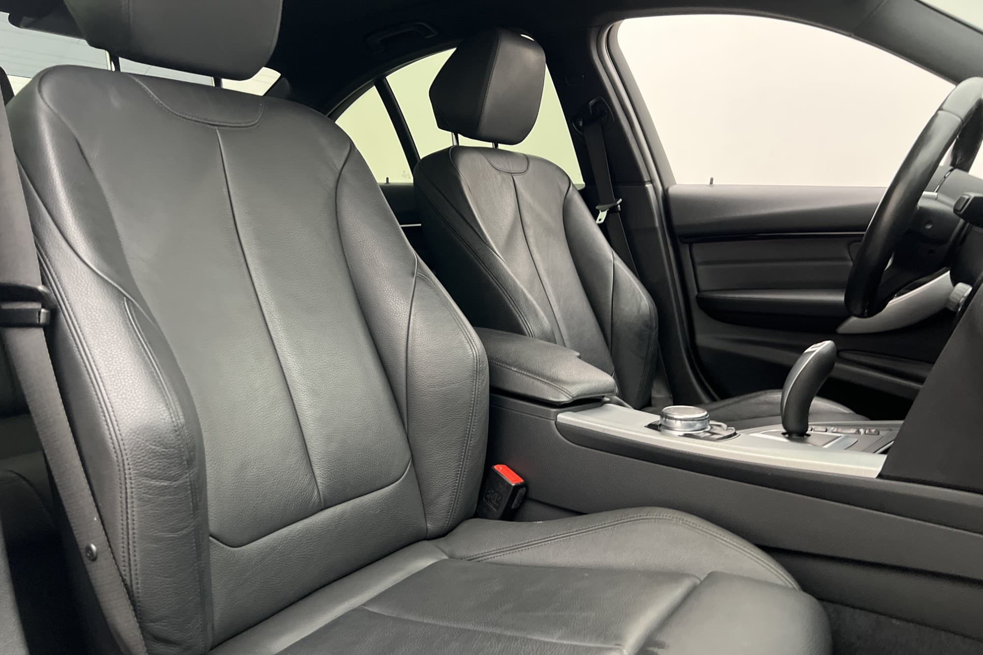 BMW 330 d xDrive M Sport HiFi Surround Navi Skinn Elstolar